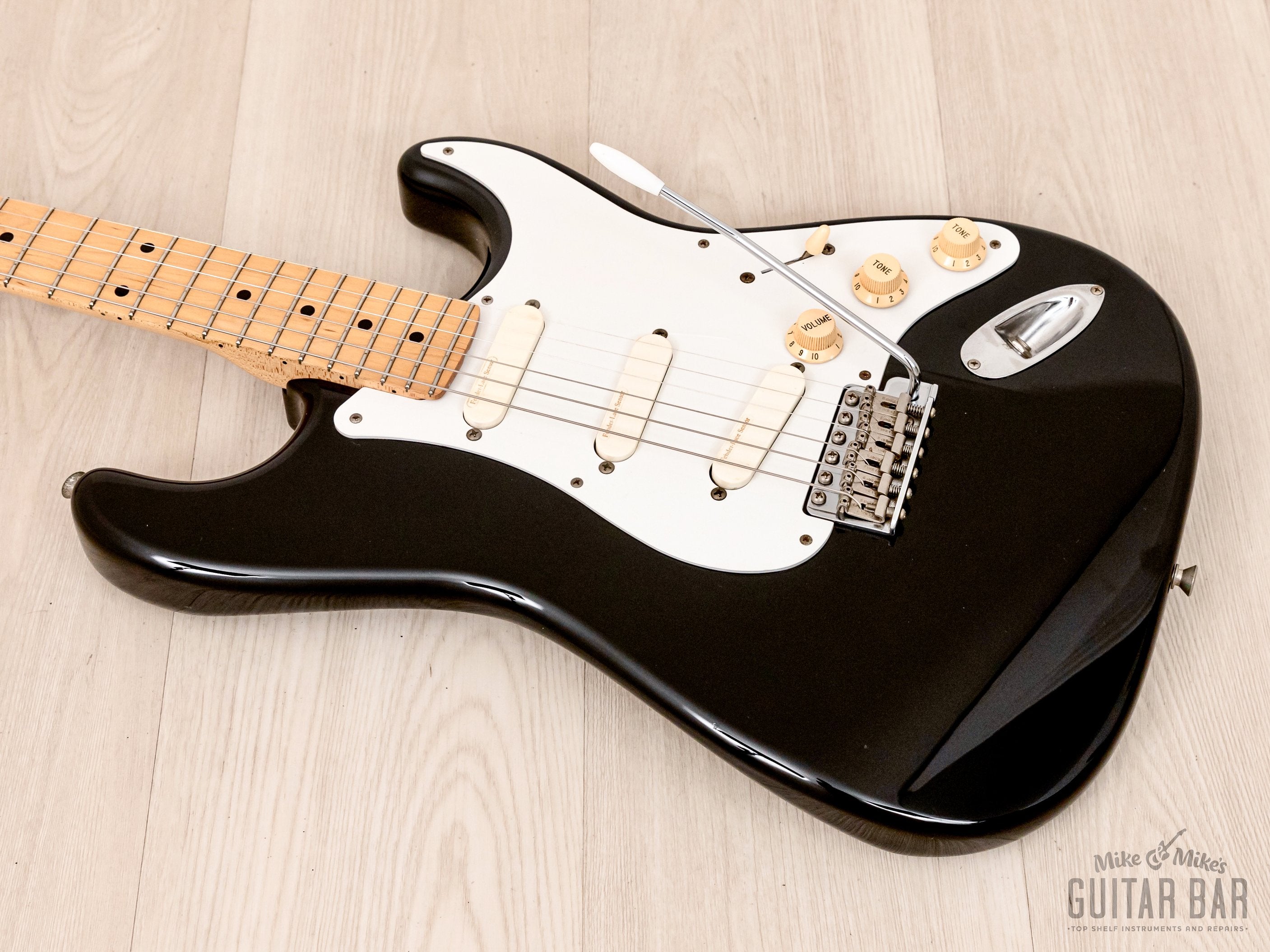 1999 Fender Stratocaster ‘54 Vintage Reissue ST54-95LS Blackie Specs w/ USA Lace Sensors, Japan CIJ