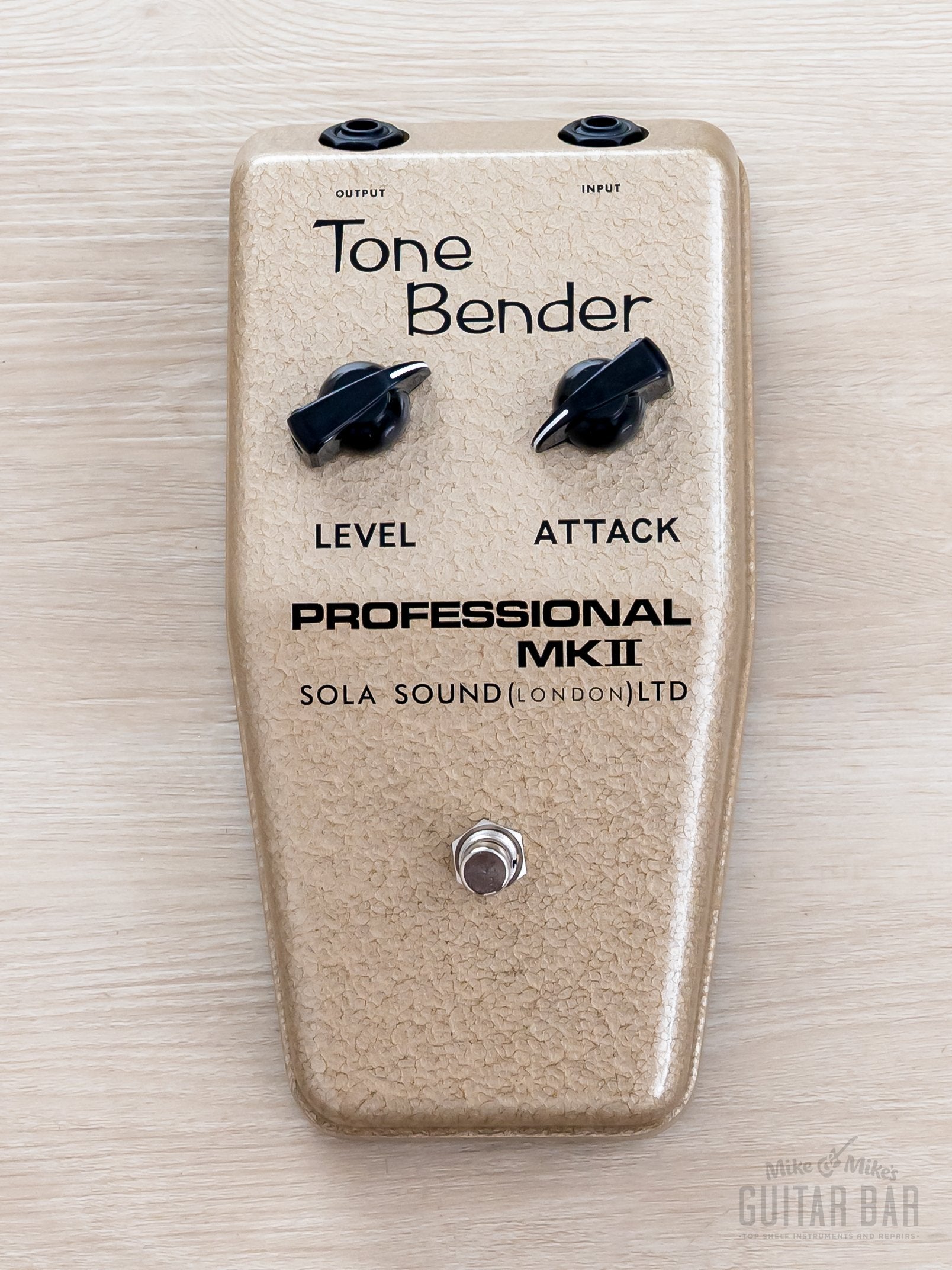 2025 Sola Sound Damask Pro MKII Tone Bender Fuzz Champagne Beige, Mint