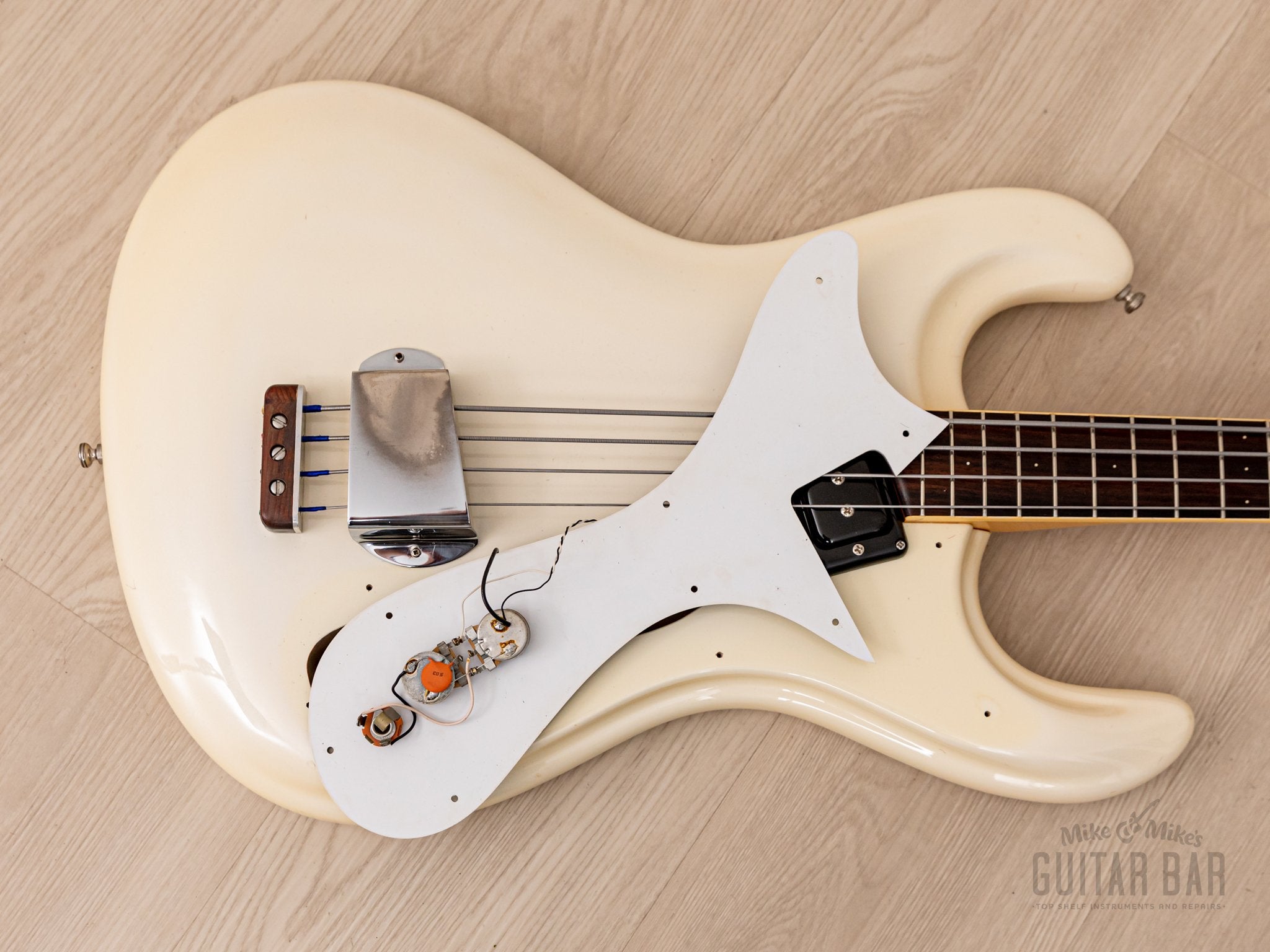 2000s Mosrite USA Ventues Model Bass V-65 Vintage Reissue Pearl White w/ Case, Fillmore Japan