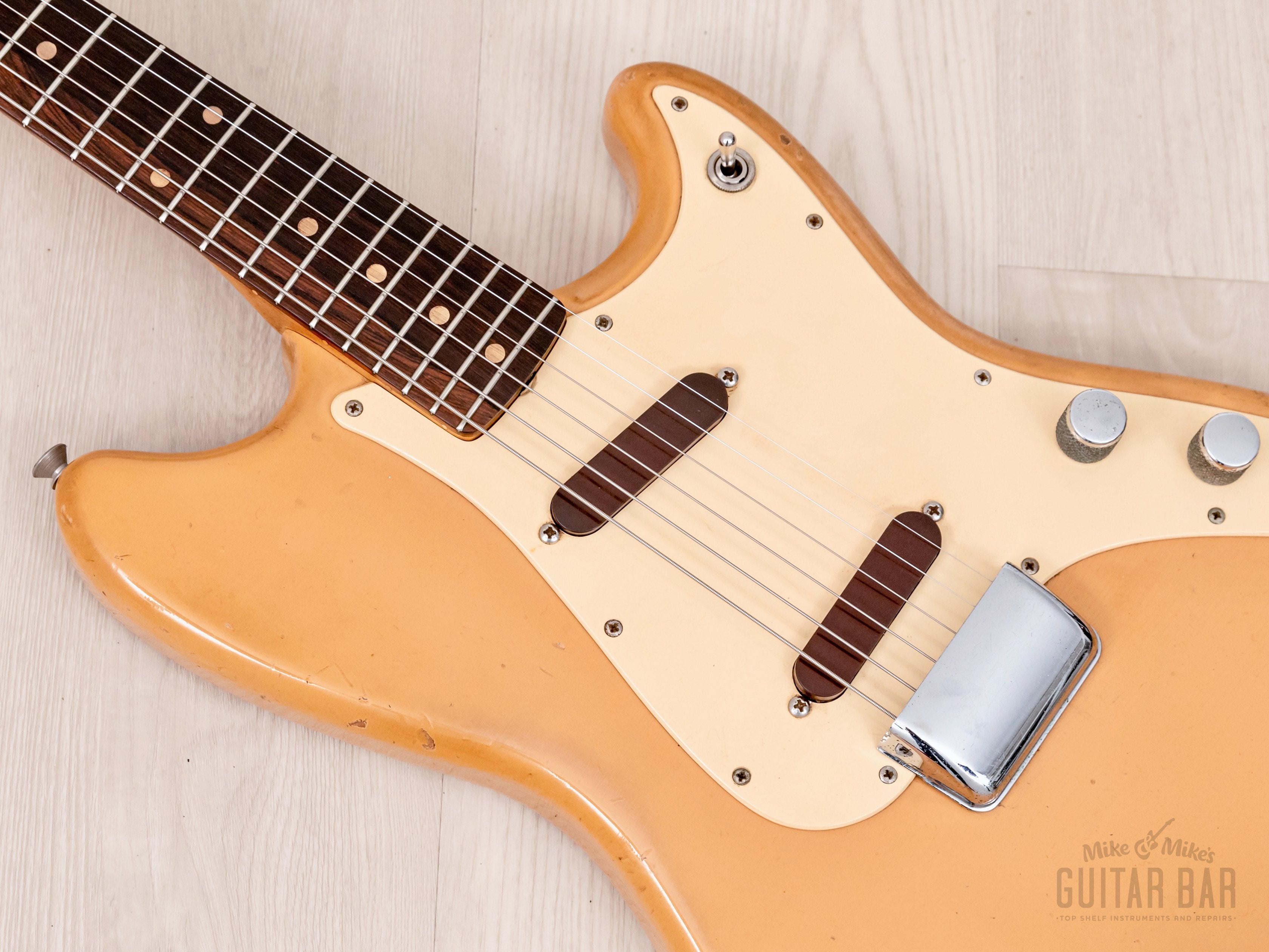1960 Fender Duo Sonic Pre-CBS Vintage Guitar Desert Sand Slab Board w/ Bulwin Case, Cable