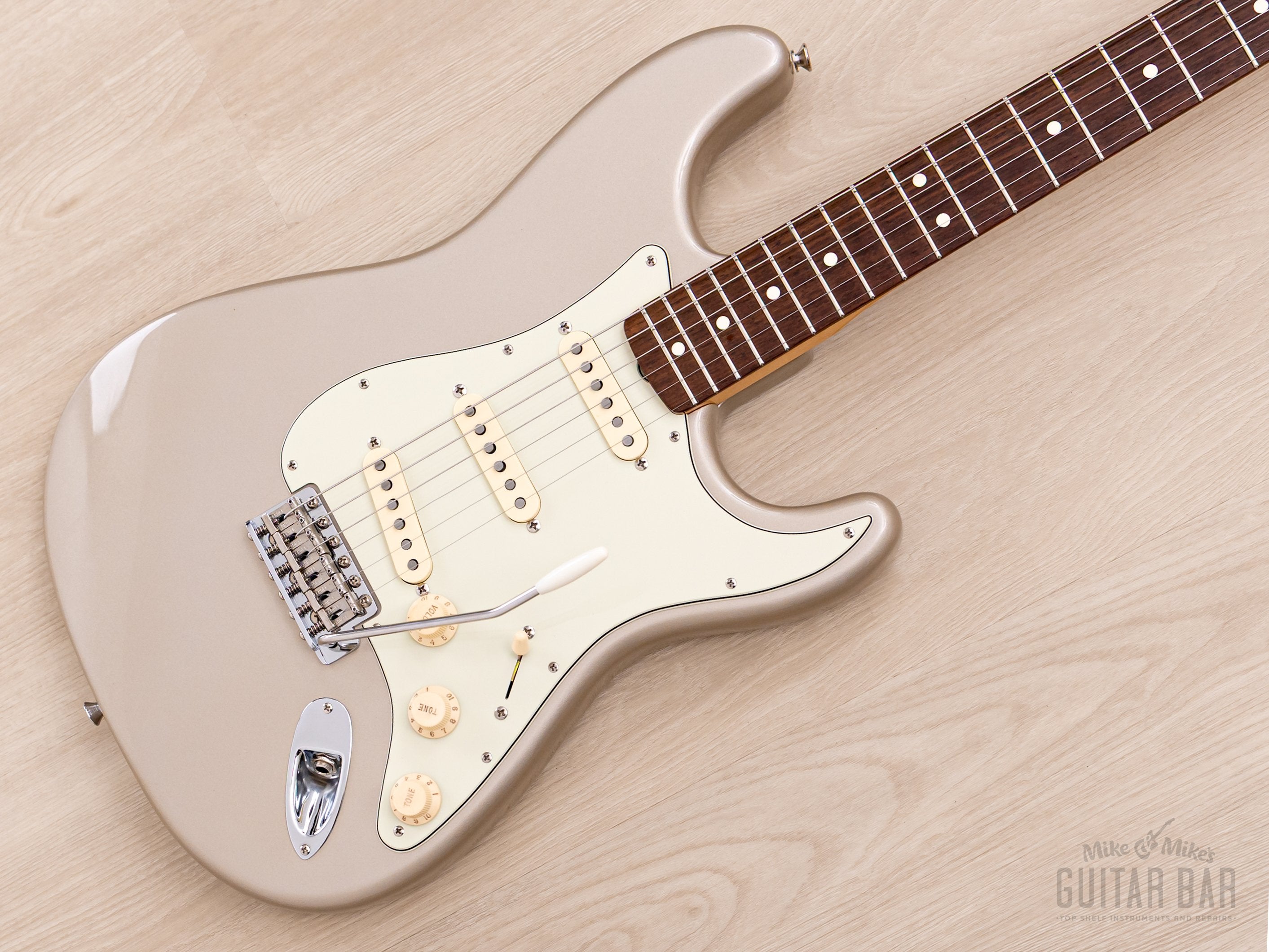 1997 Fender American Vintage '62 Stratocaster Shoreline Gold, Near-Mint w/ Case, Hangtags