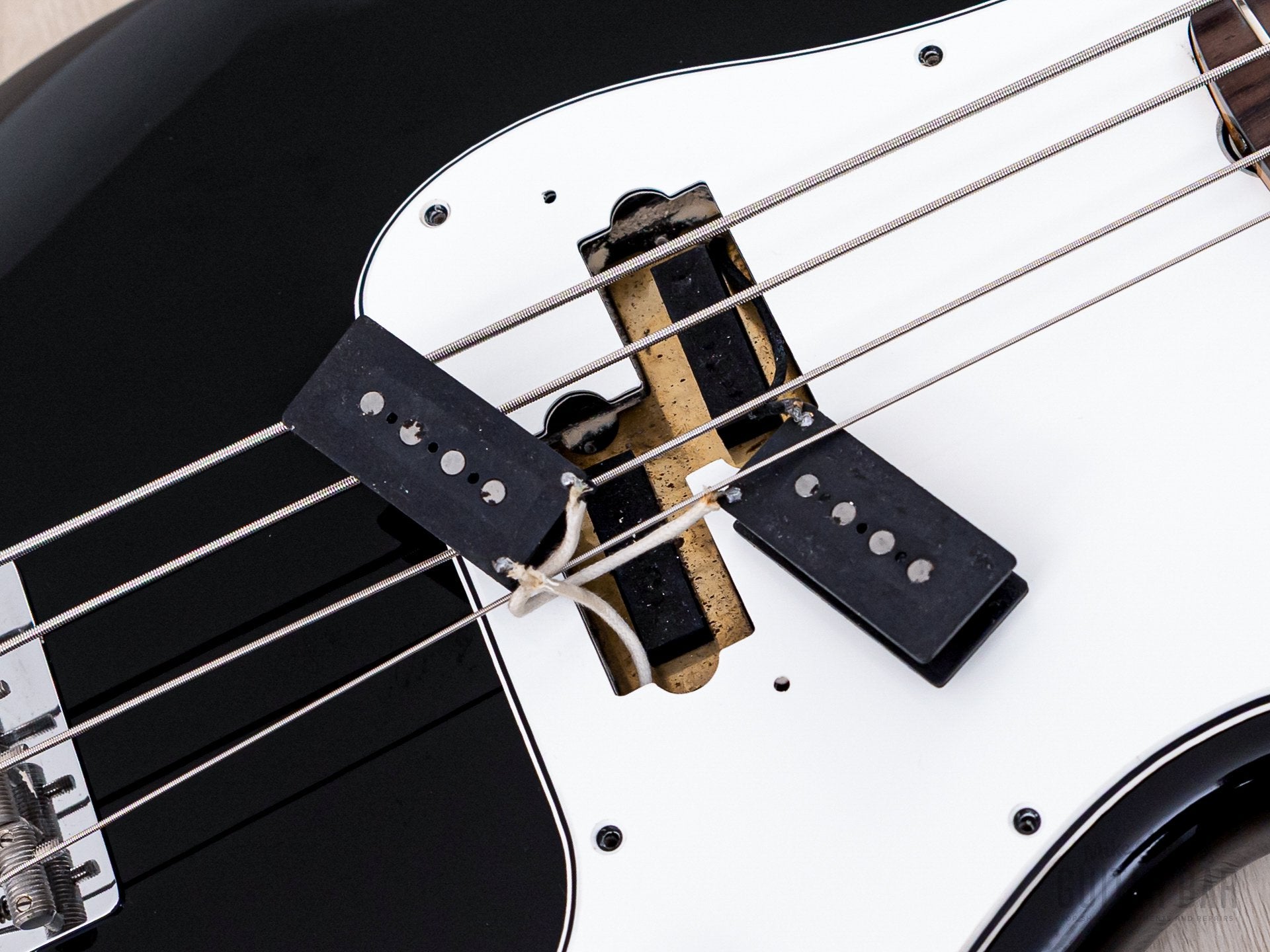 1982 Fender JV Precision Bass '62 Vintage Reissue PB62-75 Black w/ Cas