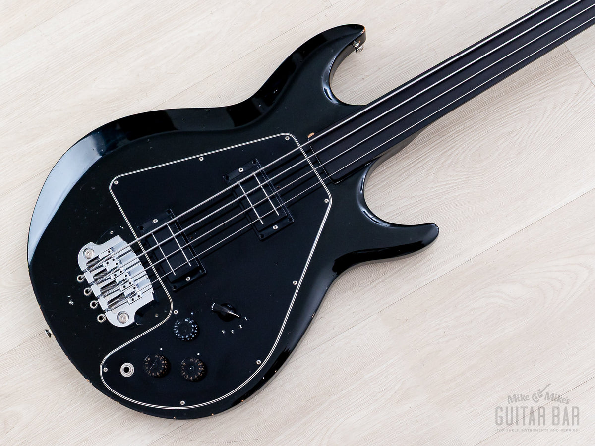 1976 Gibson Ripper fretless L9-S bass in Ebony, front angle view