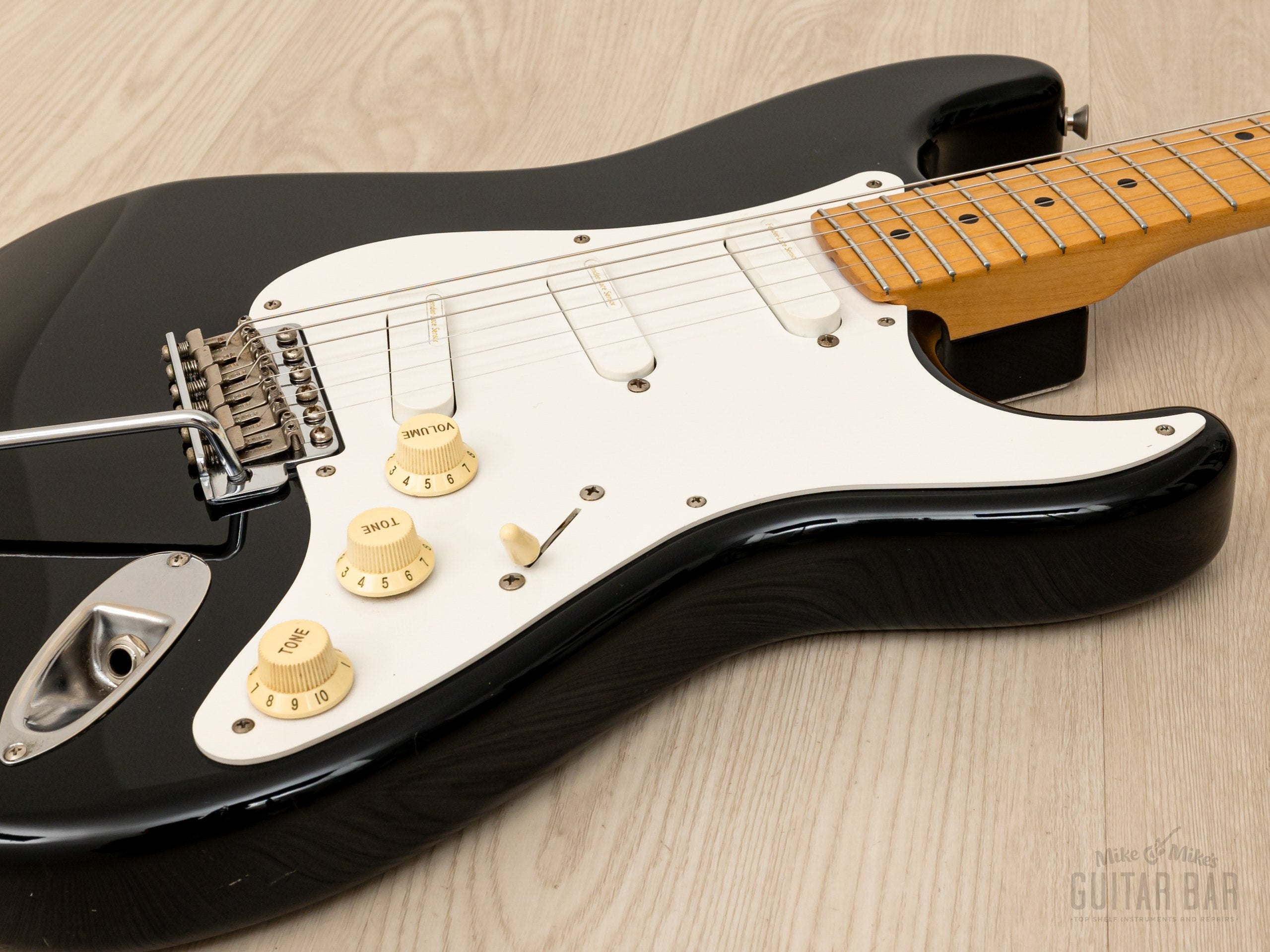 2004 Fender Stratocaster ‘54 Vintage Reissue ST54-95LS Black w/ Lace  Sensor, Japan CIJ Blackie