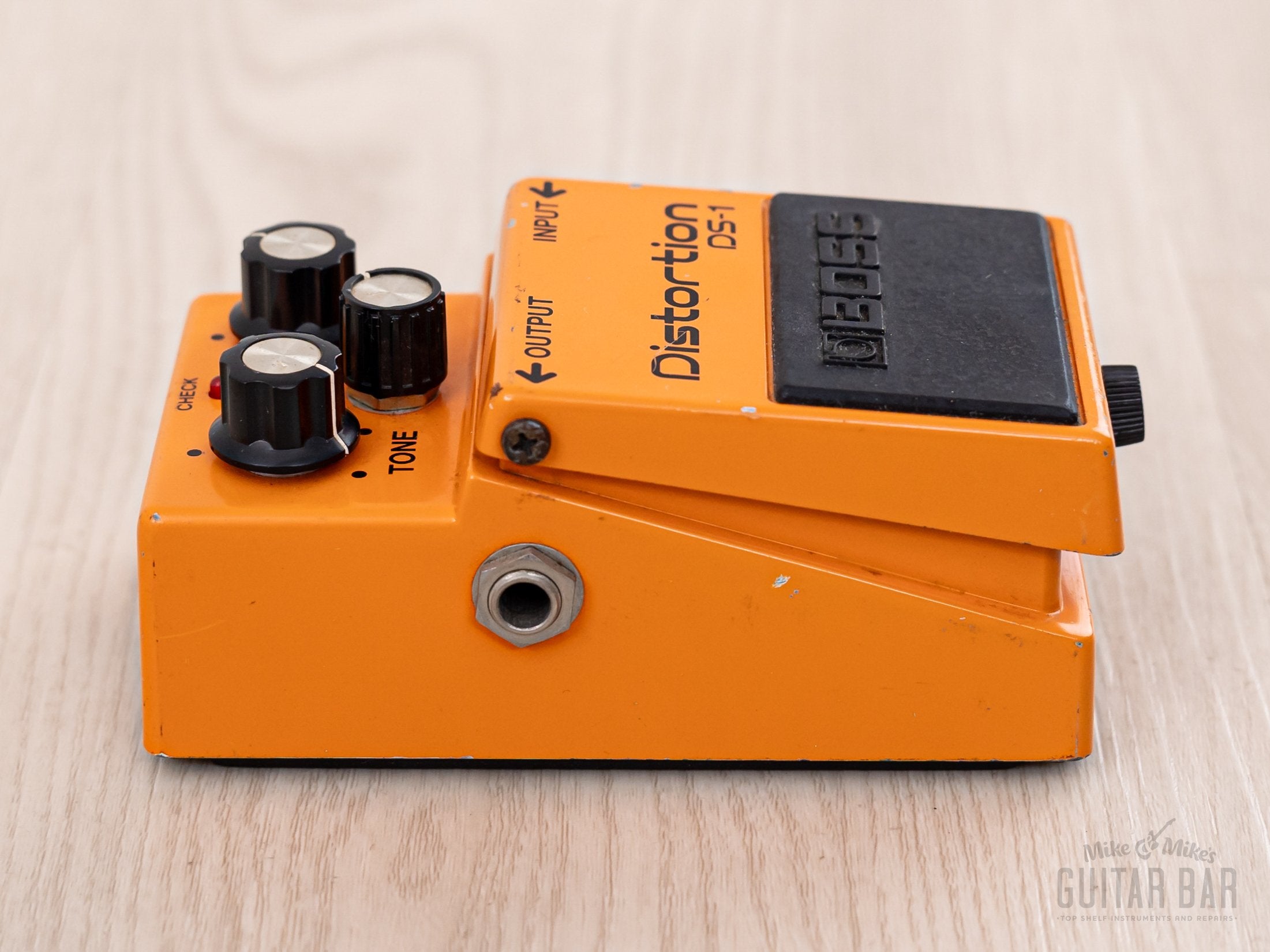 1986 Boss DS-1 Distortion Vintage Effects Pedal, Black Label Japan