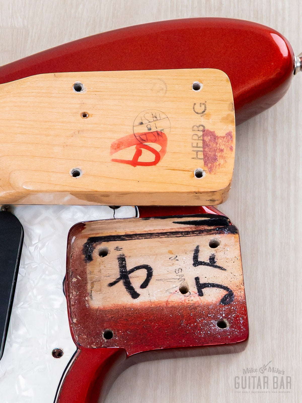 Neck pocket body markings