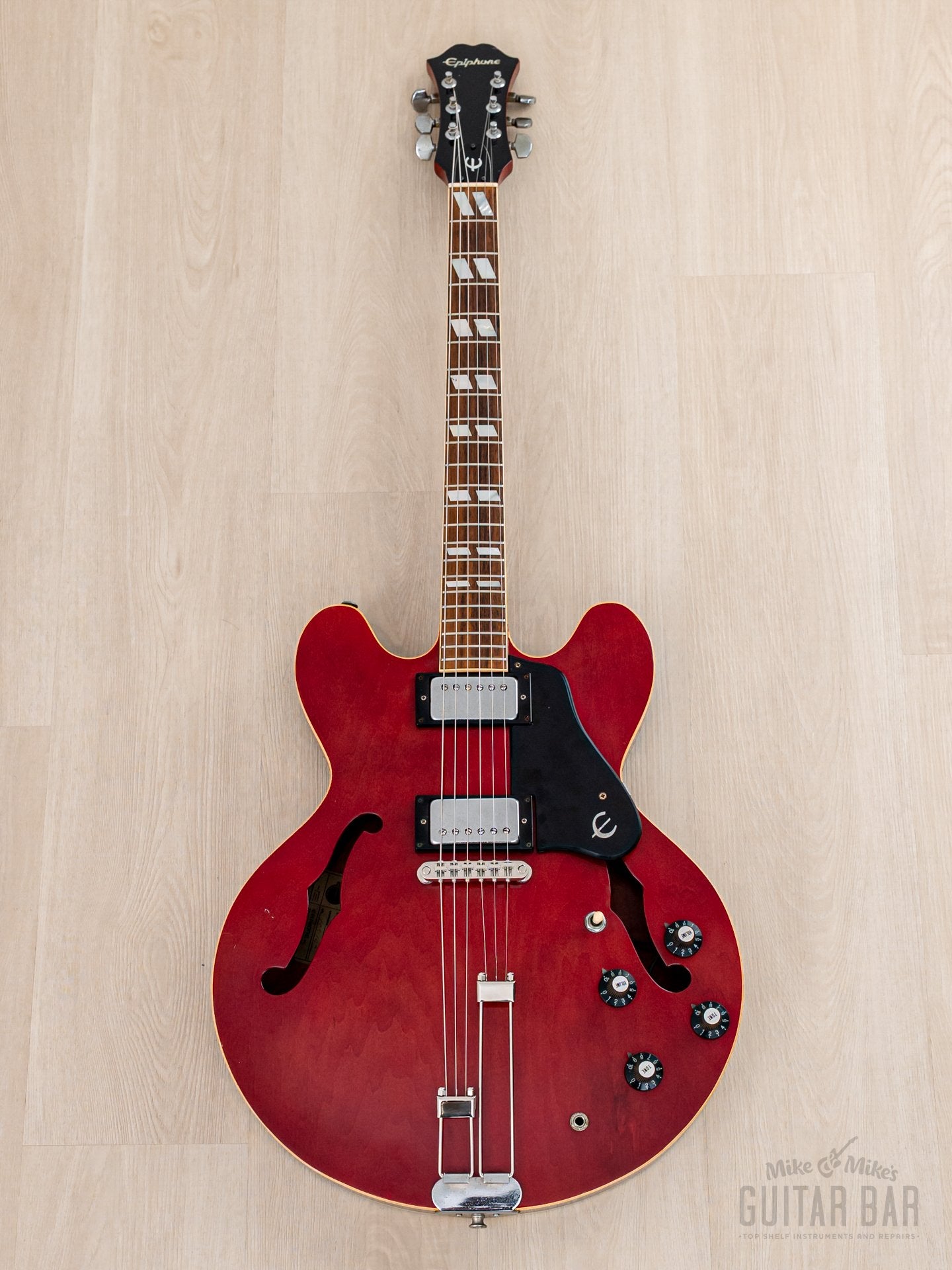 エピフォン　リヴィエラ Amazon.com: Epiphone Riviera Semi Hollowbody Archtop