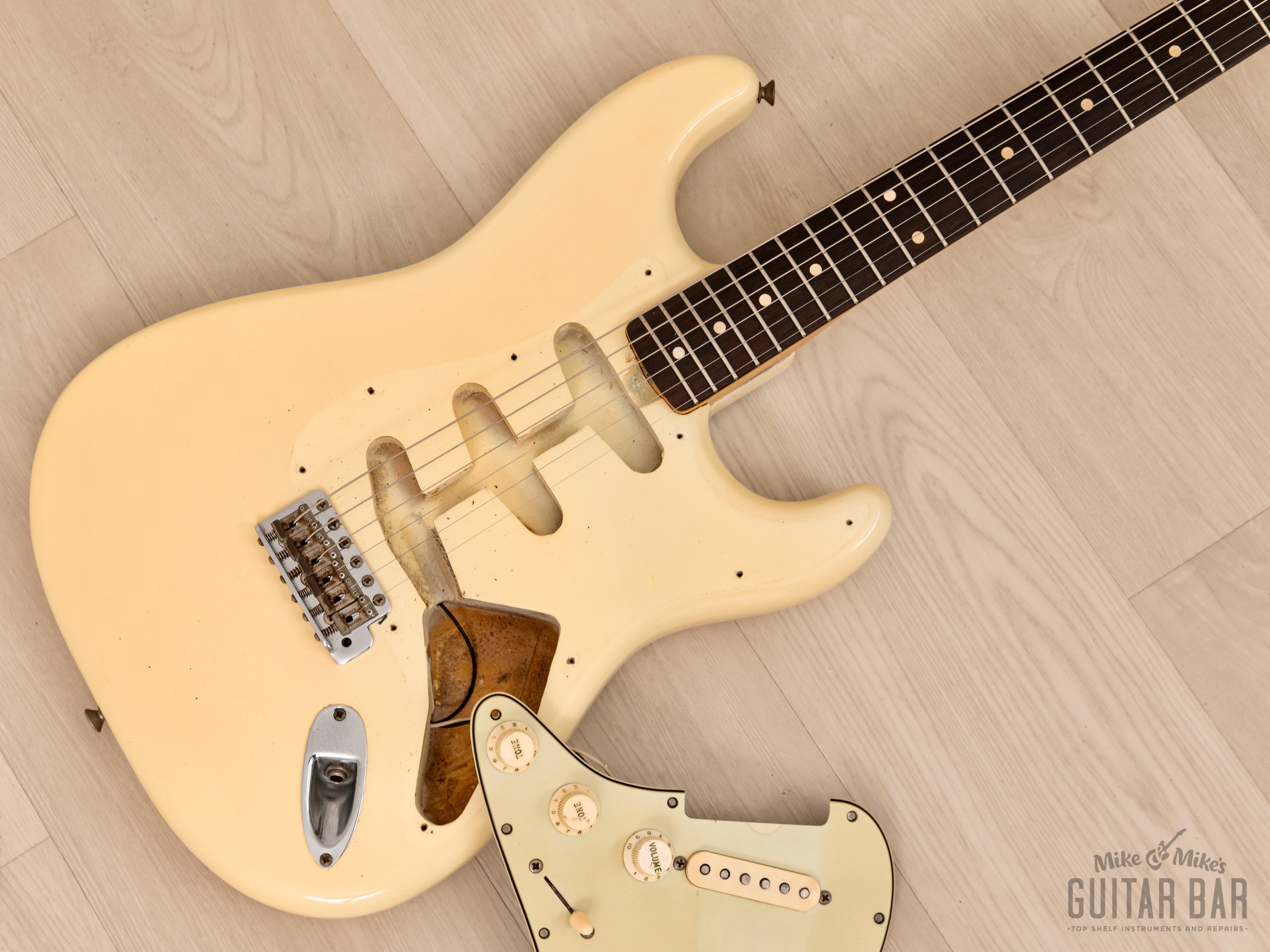 1961 Fender Stratocaster Vintage Pre-CBS Guitar Olympic White w/ Case