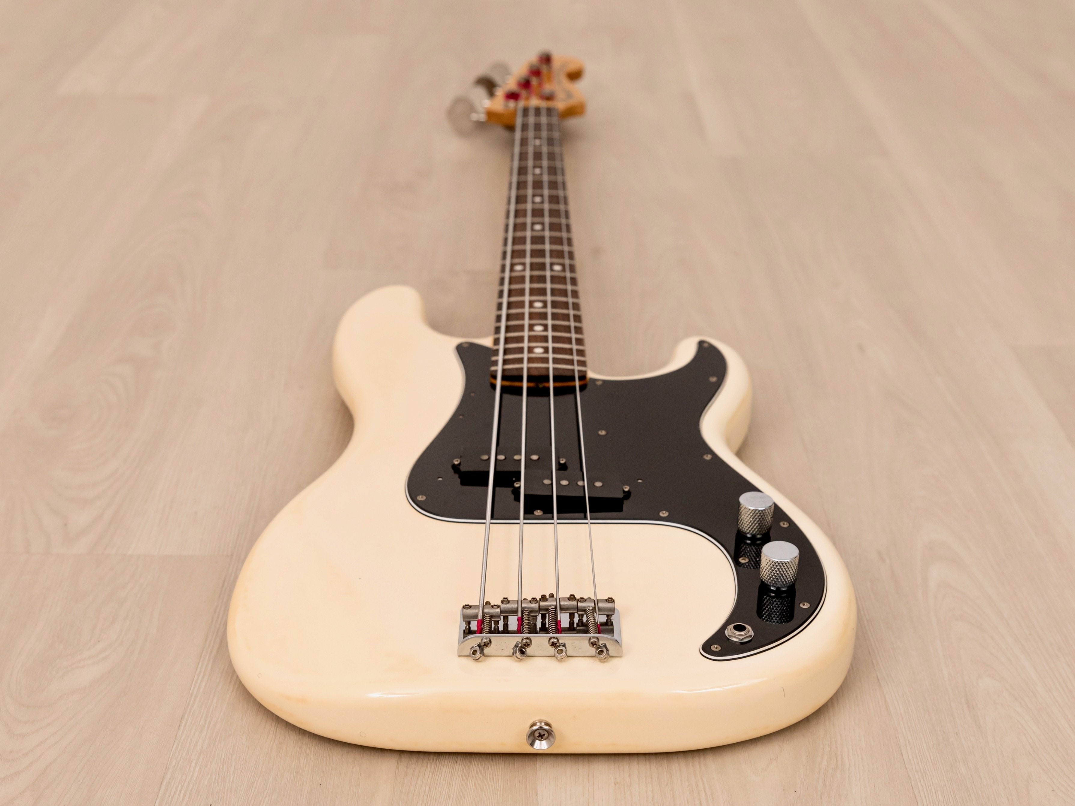 2004 Fender Precision Bass '70 Vintage Reissue PB70-70US Olympic White, Japan CIJ
