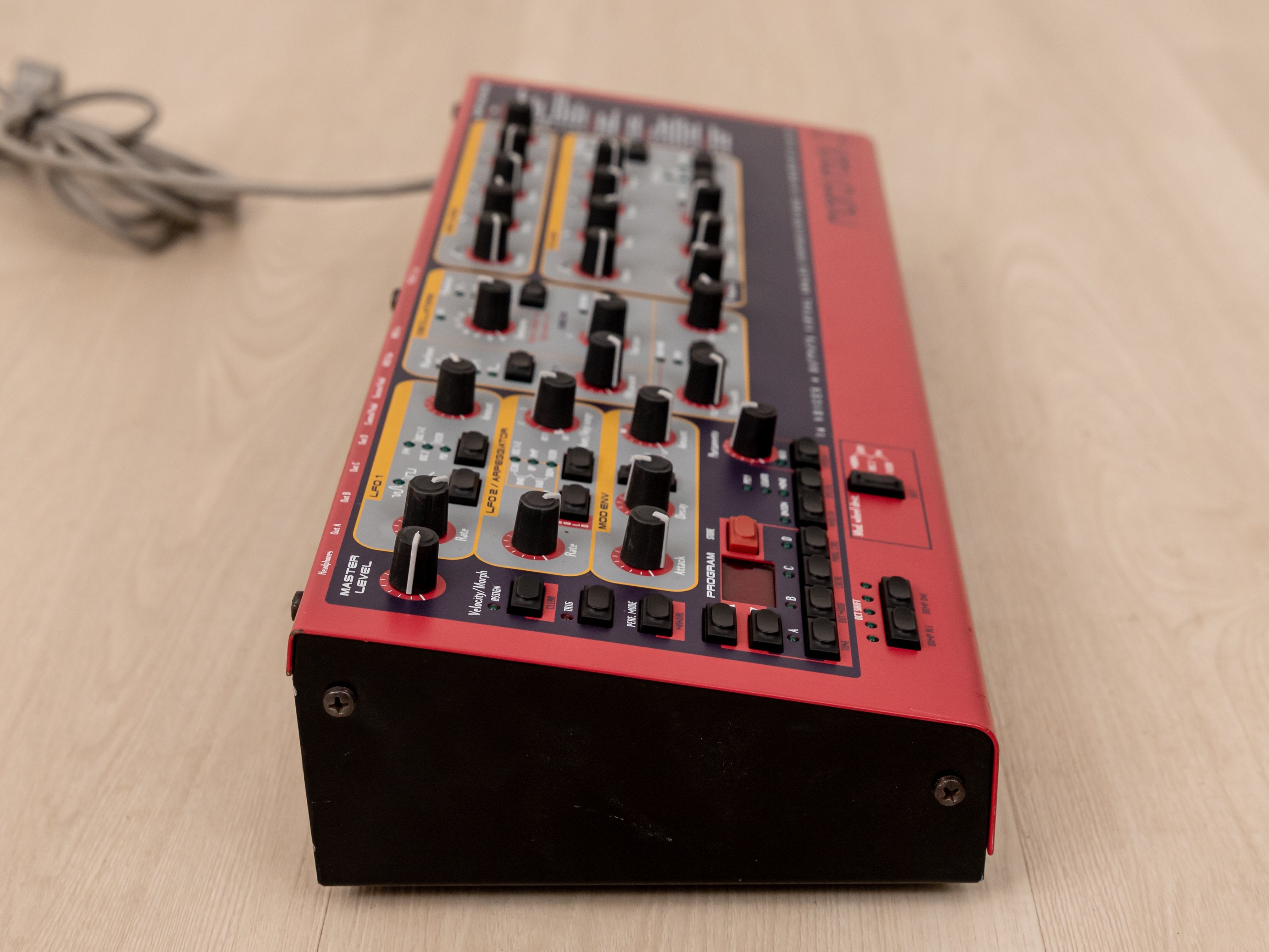 Nord Rack 2 Rackmount Virtual Analog Synthesizer 16 Voice, Lead 2