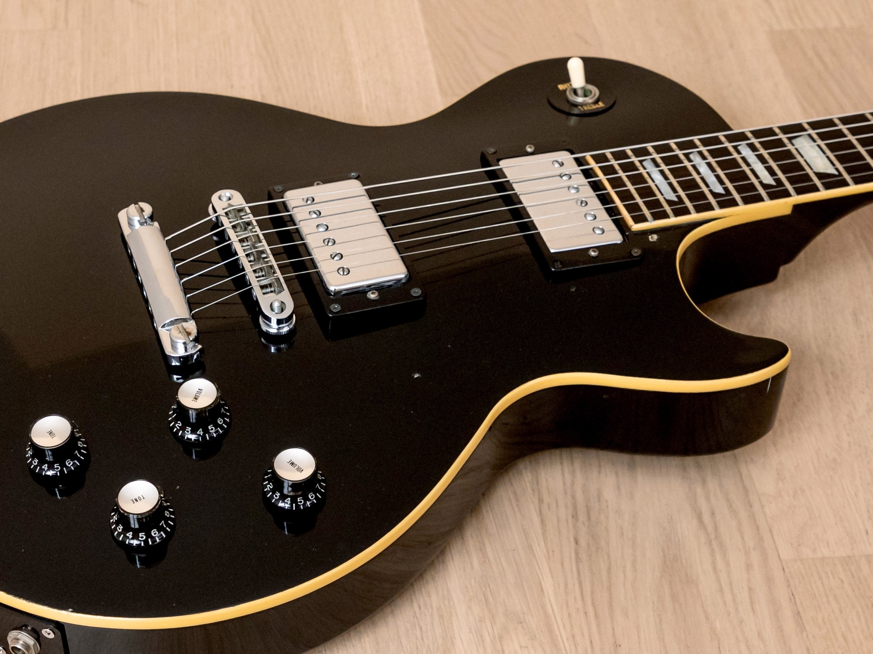 1975 Greco EG700 Standard Vintage Guitar Ebony w/ Case & Maxon U-2000, Japan Fujigen