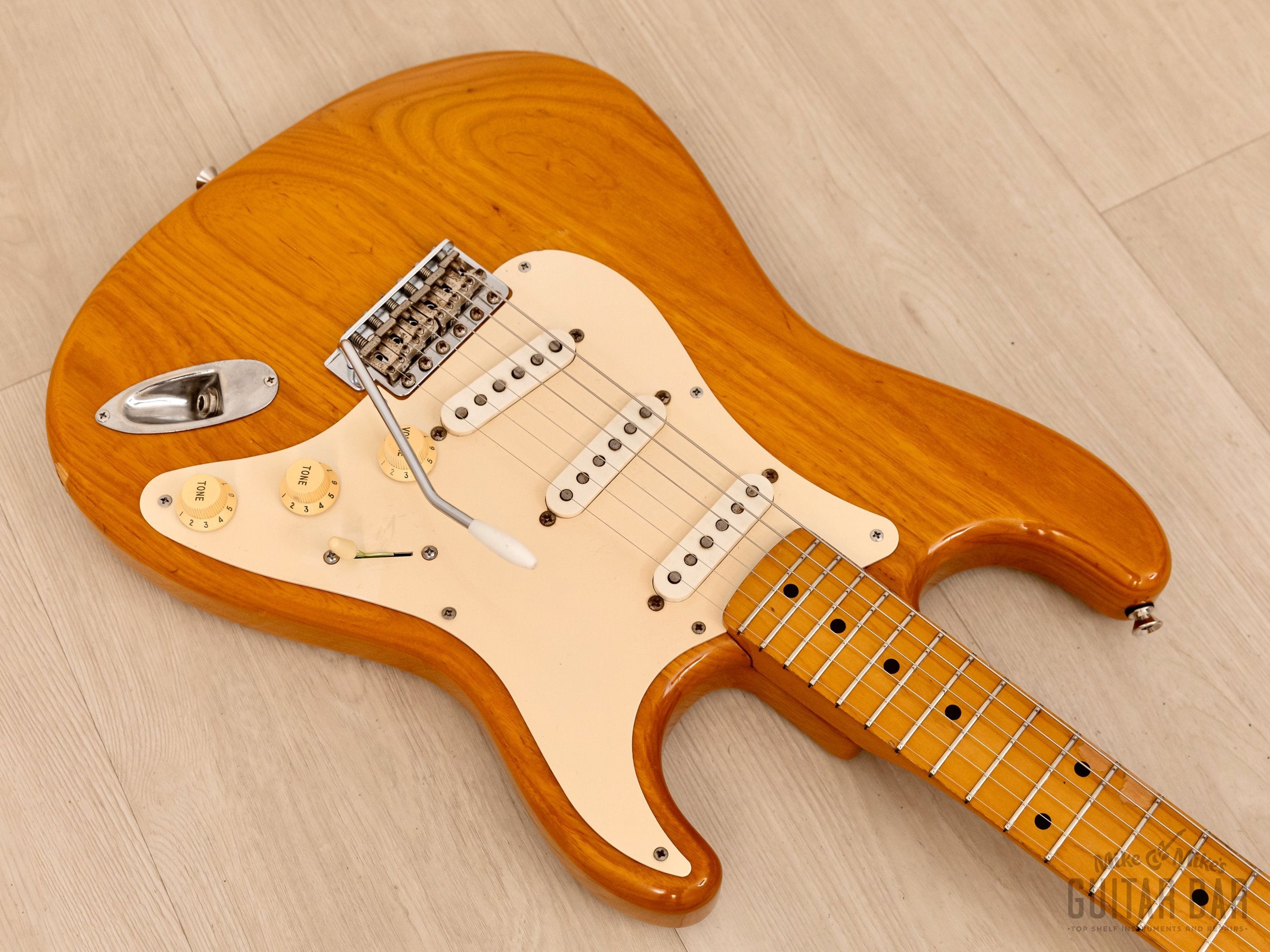 1993 Fender Custom Edition '54 Stratocaster ST54-75RV, USA Pickups, Lacquer  Finish & Tweed Case, Japan MIJ