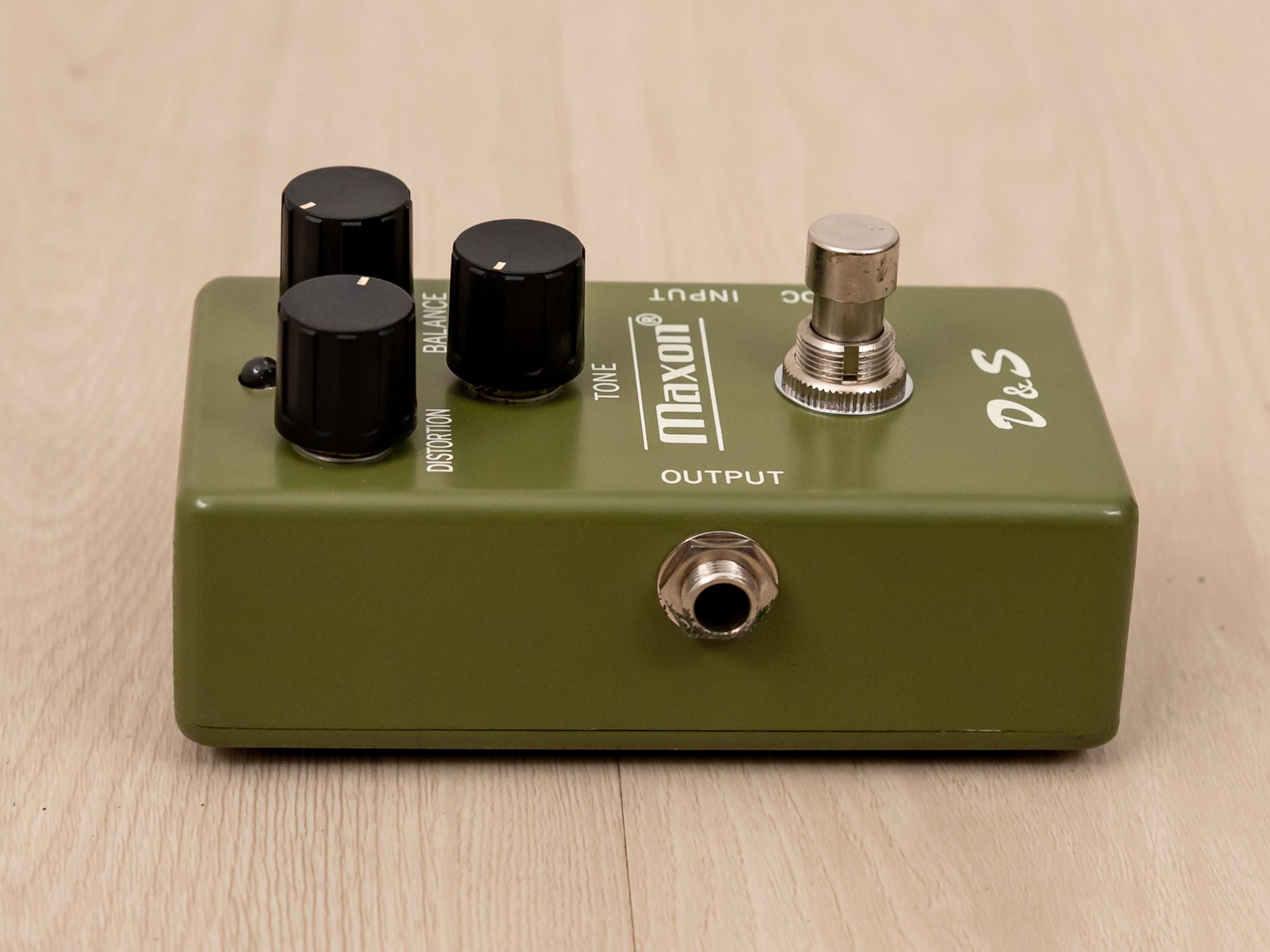 1970s Maxon D&S Distortion Sustainer Guitar Effects Pedal Collector-Grade  w/ Box, Muff-Style