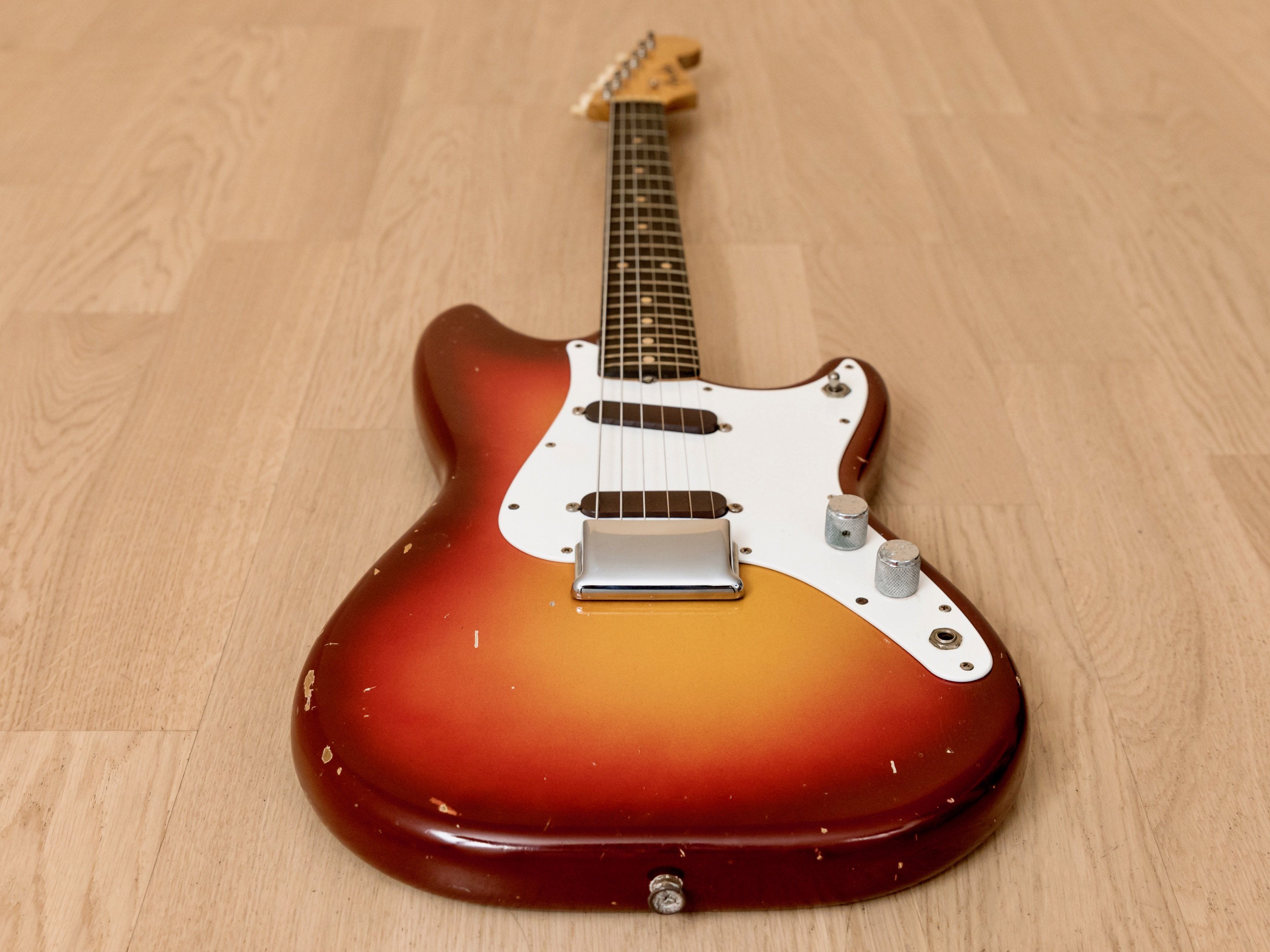1962 Fender Duo Sonic Vintage Pre-CBS Electric Guitar Sunburst Slab Board w/ Case & Hangtag