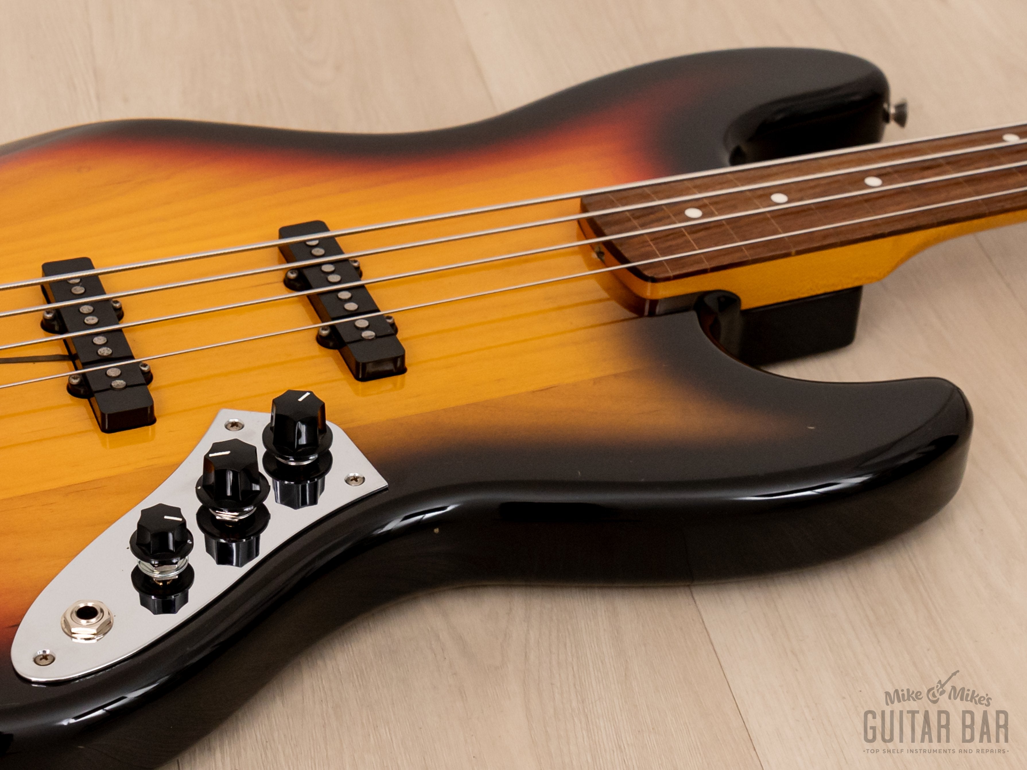 2002 Fender Jazz Bass Fretless '62 Vintage Reissue JB62-77FL w/ USA Pickups & Case, Japan CIJ, Jaco