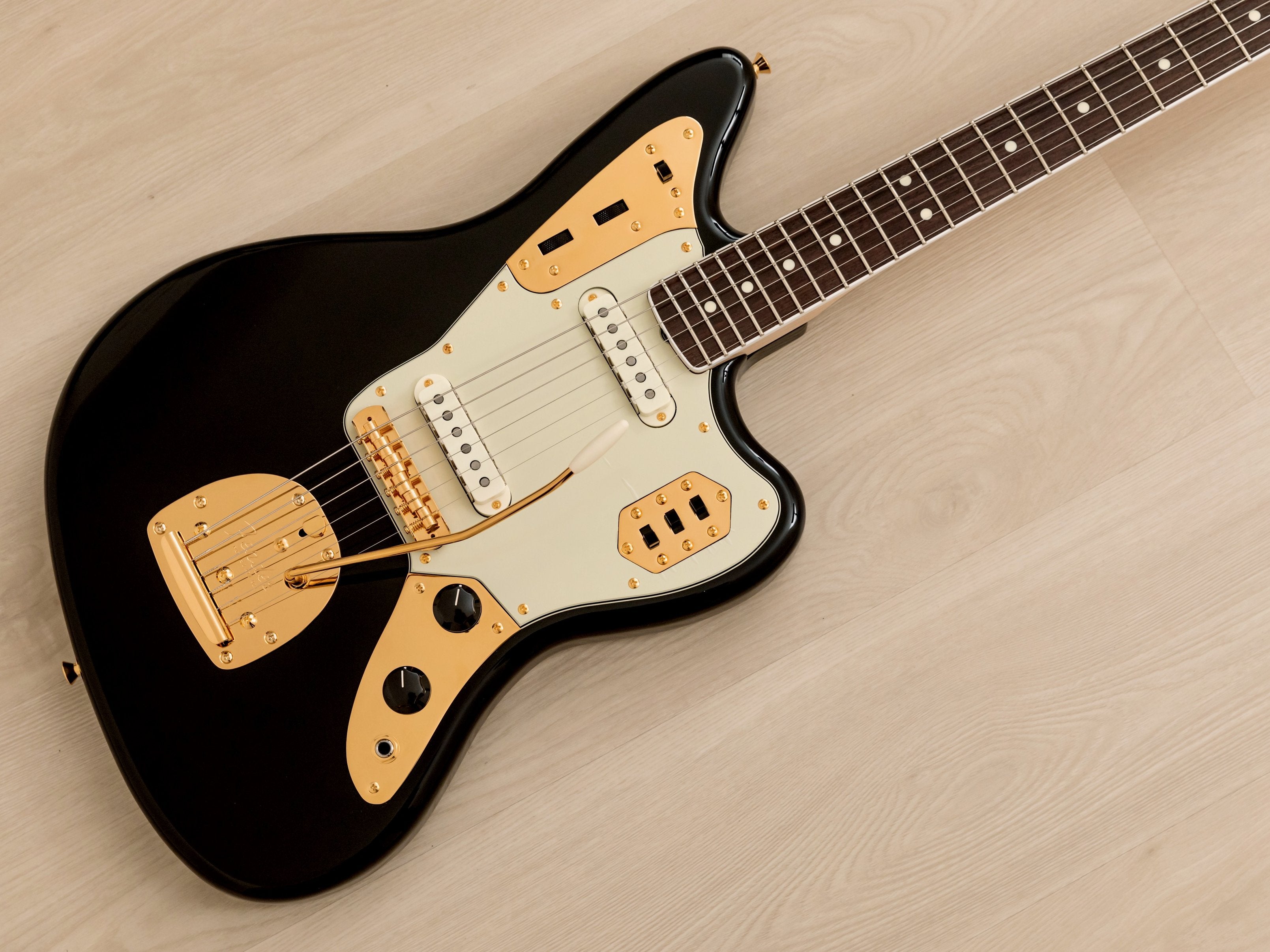 2022 Fender Traditional 60s Jaguar FSR Black w/ Gold Hardware