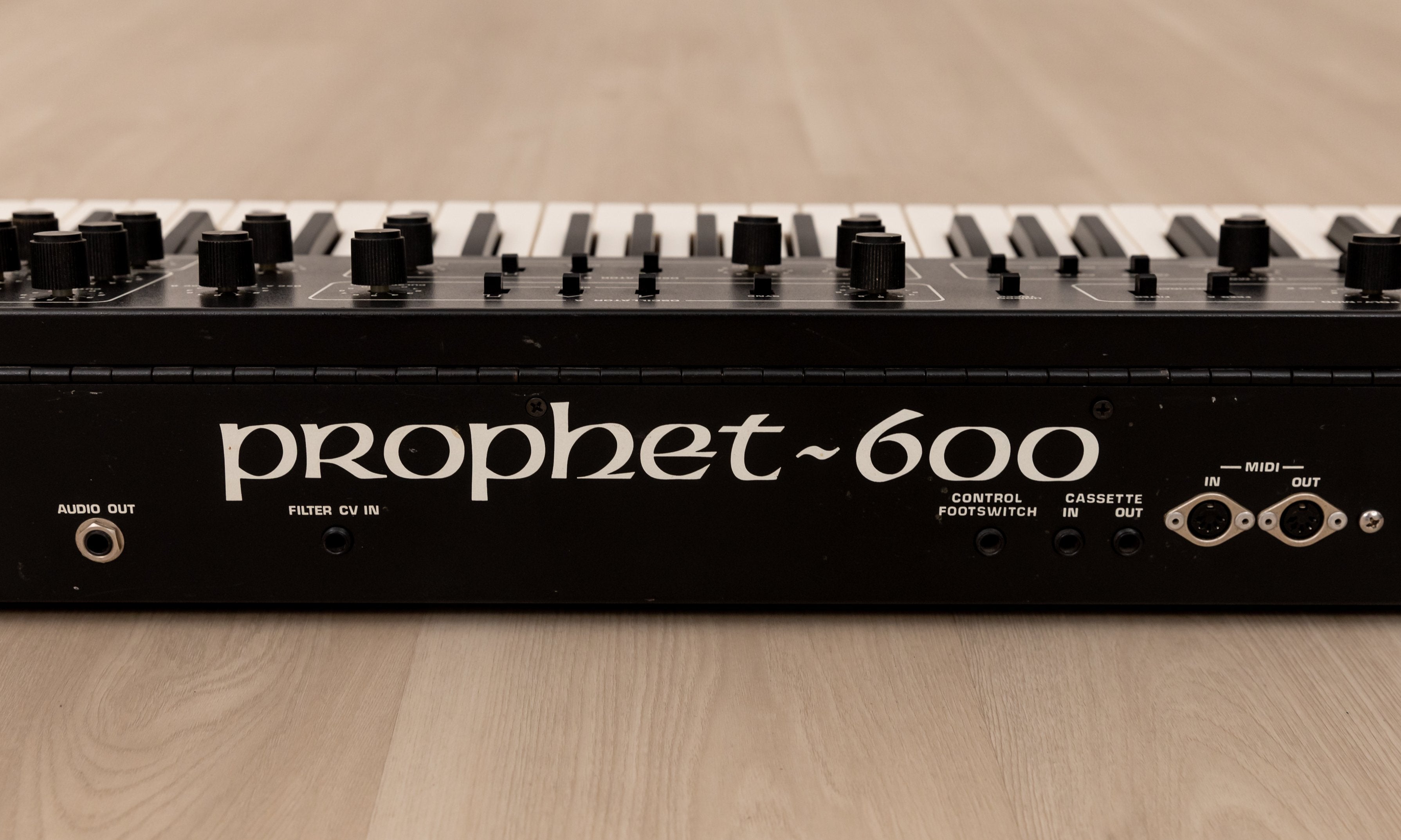 1980s Sequential Circuits Prophet 600 Vintage Analog Synthesizer w/ MIDI, Serviced