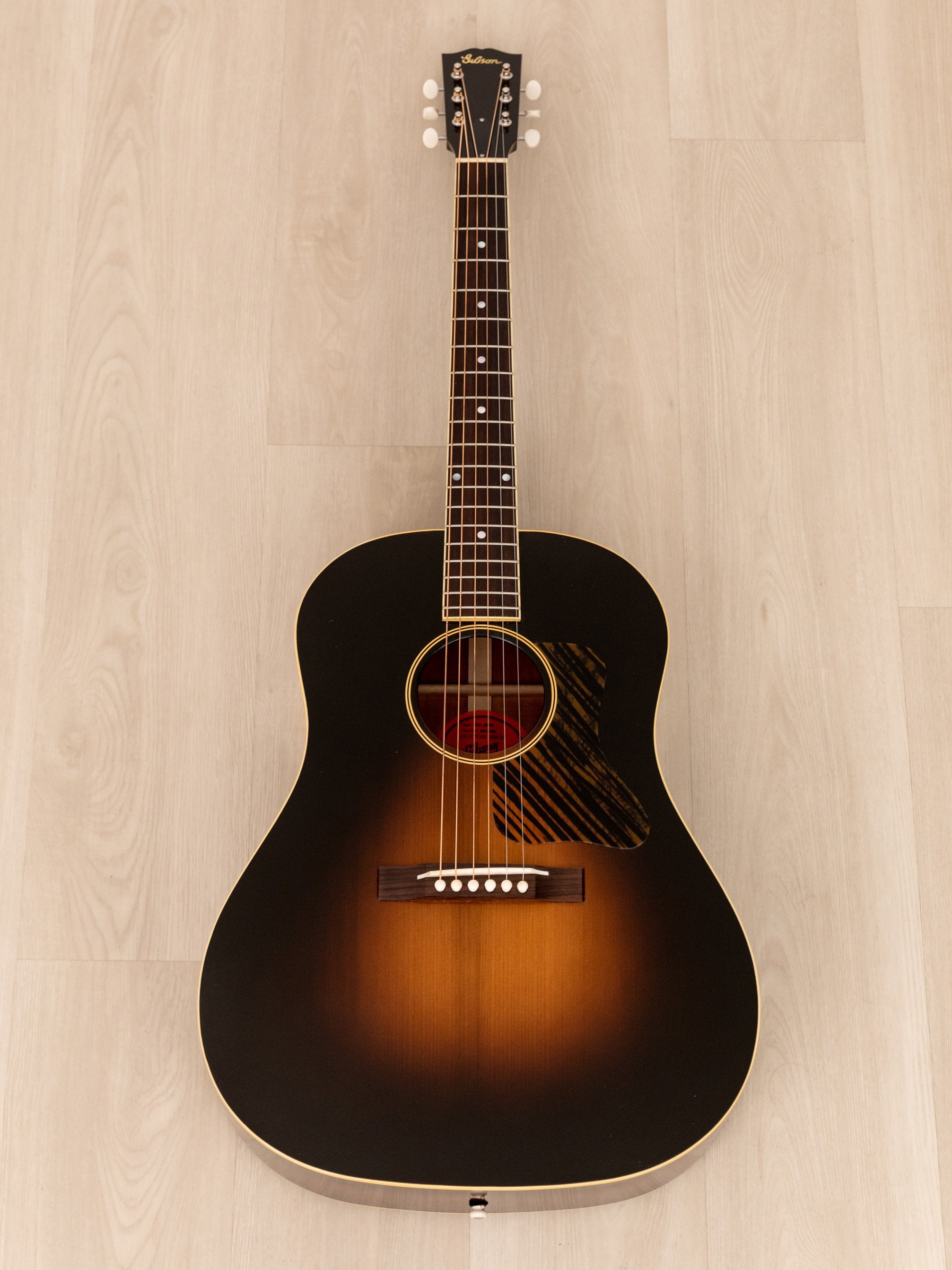 2021 Gibson Custom Shop 1934 Jumbo Vintage Sunburst VOS, Mint w/ Case