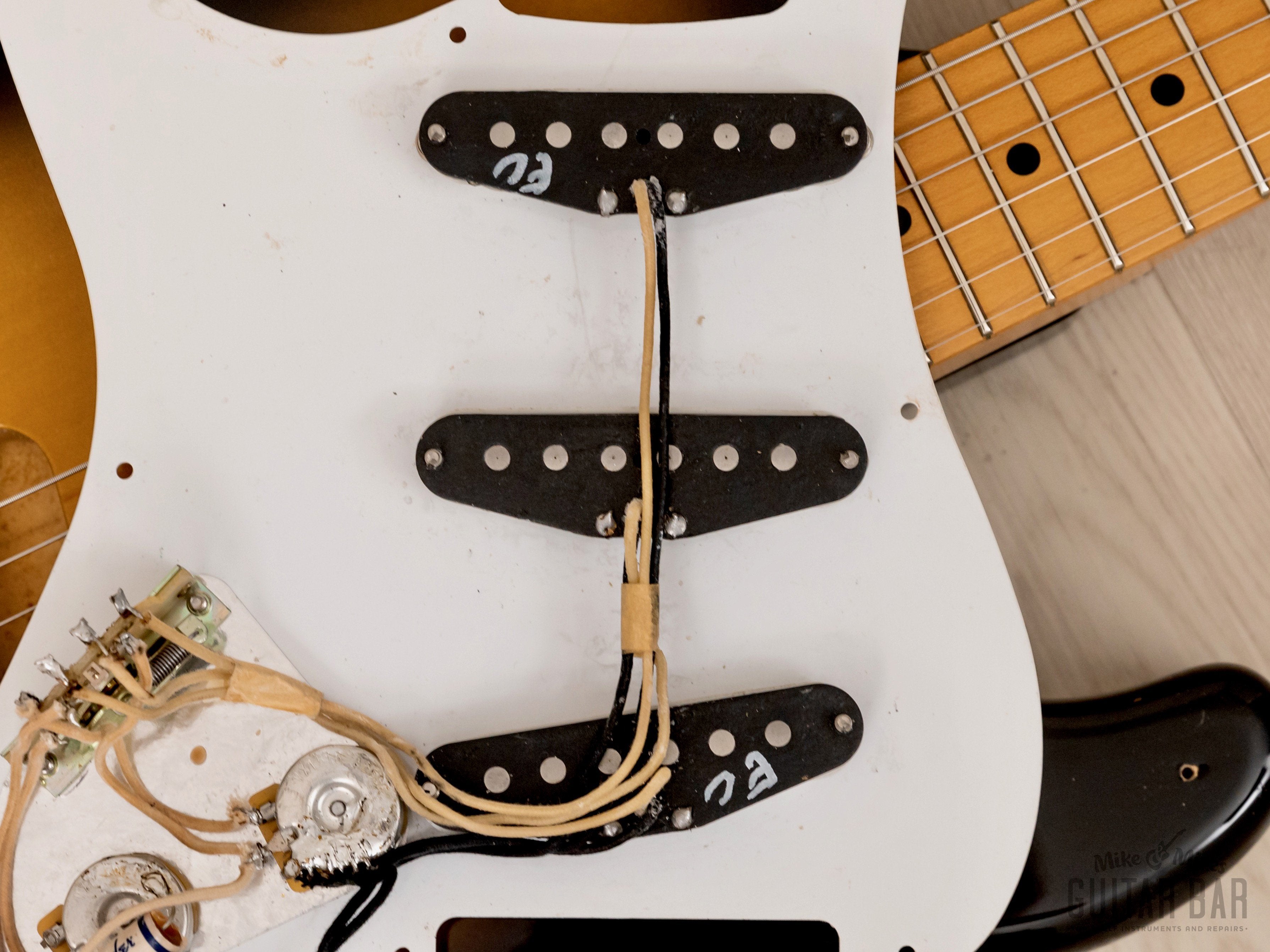 2002 Fender Stratocaster '57 Vintage Reissue ST57-58US Sunburst w/ USA  Pickups, Japan CIJ