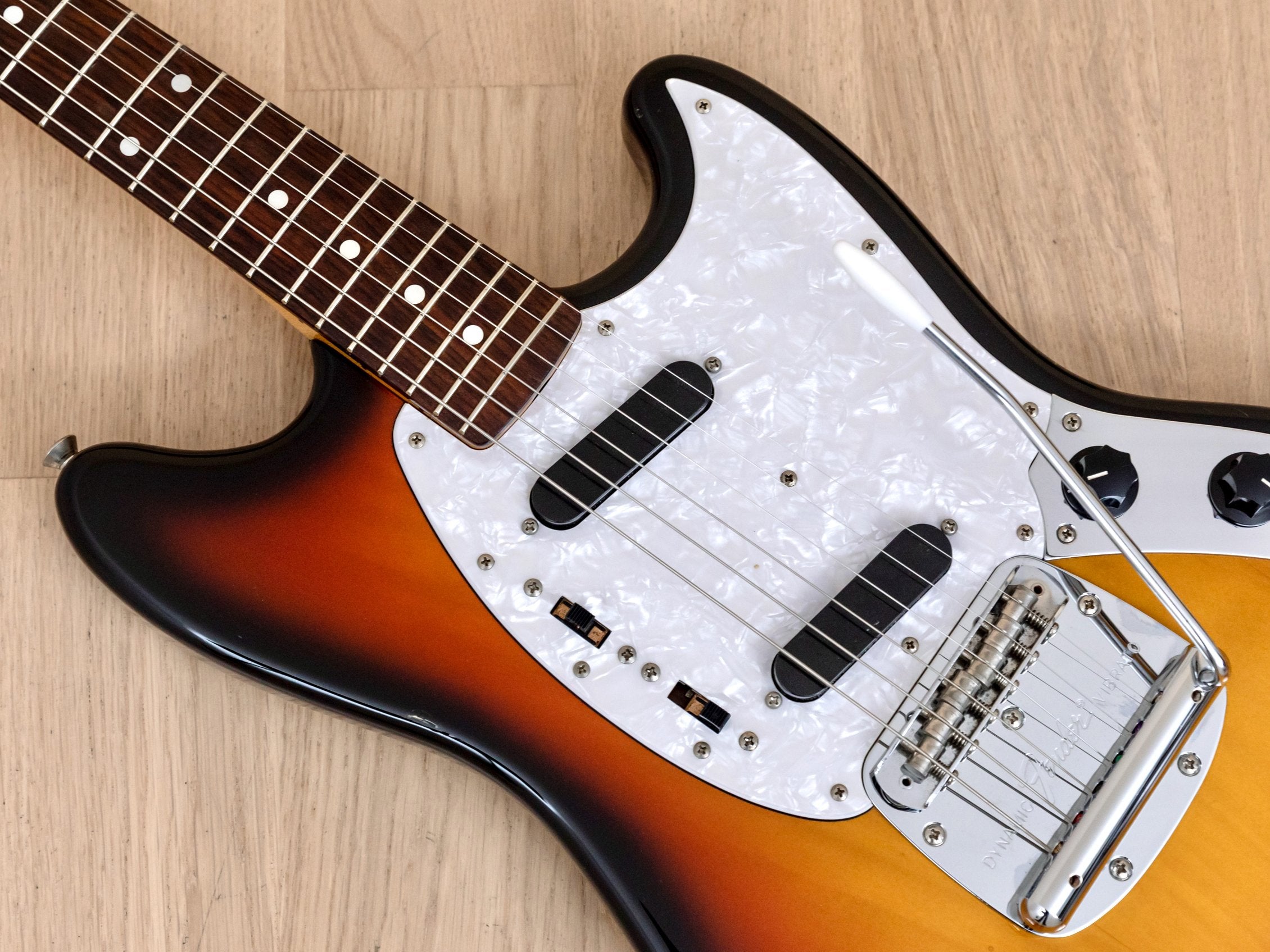 セール】 mustang www.sanagustin.ac.id サンバースト Fender japan