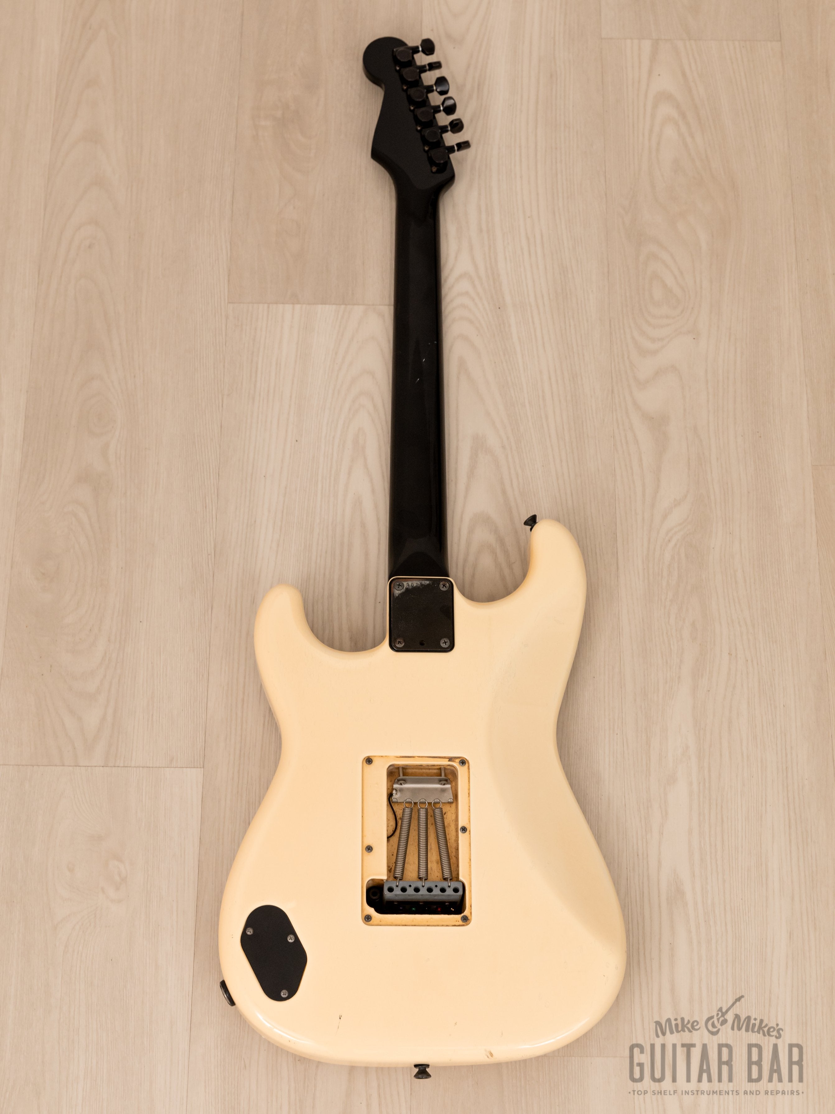 1987 Fender Boxer Series Stratocaster ST-556 SSH Superstrat Snow White, Japan MIJ Fujigen