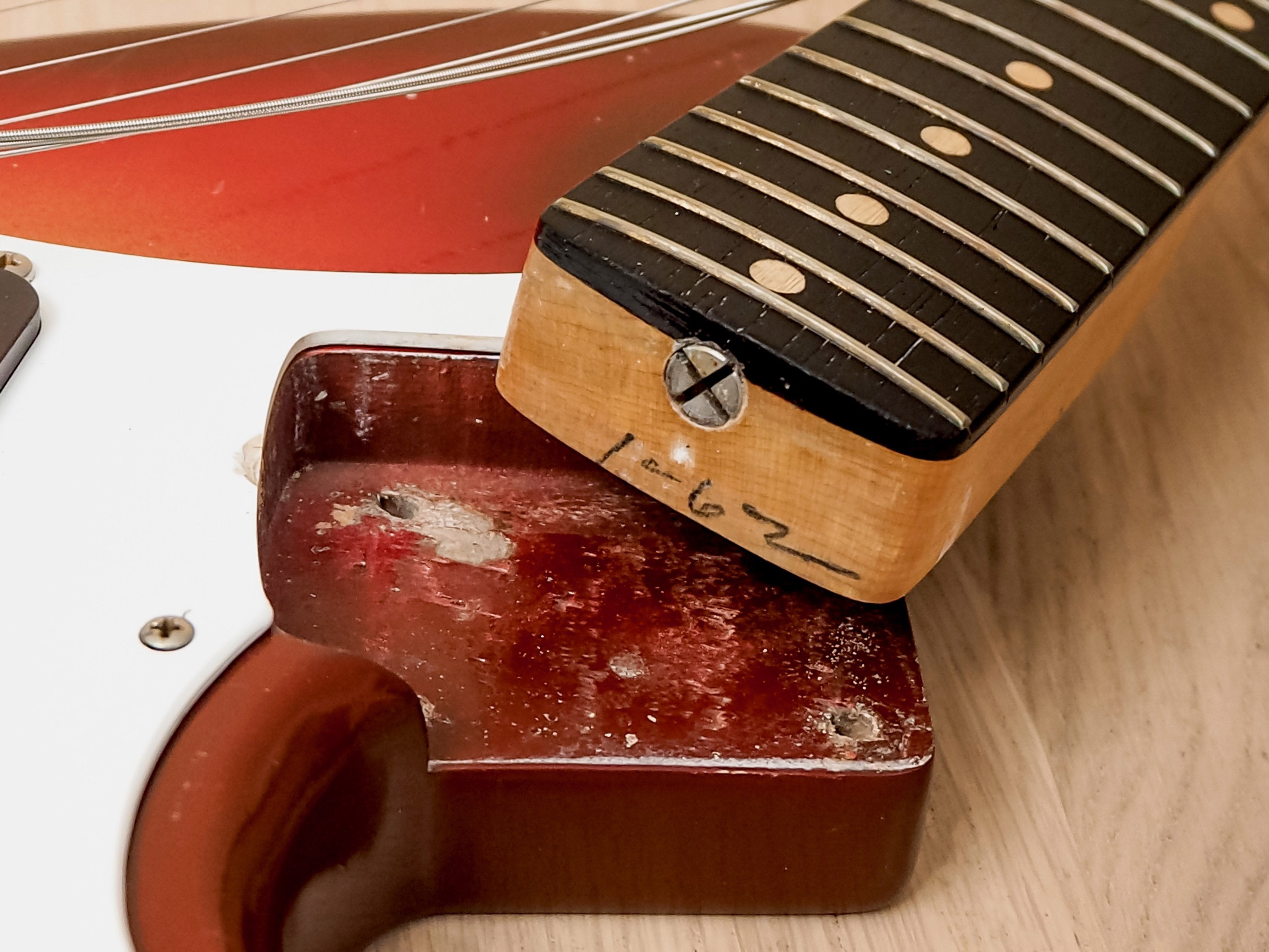 1962 Fender Duo Sonic Vintage Pre-CBS Electric Guitar Sunburst Slab Board w/ Case & Hangtag