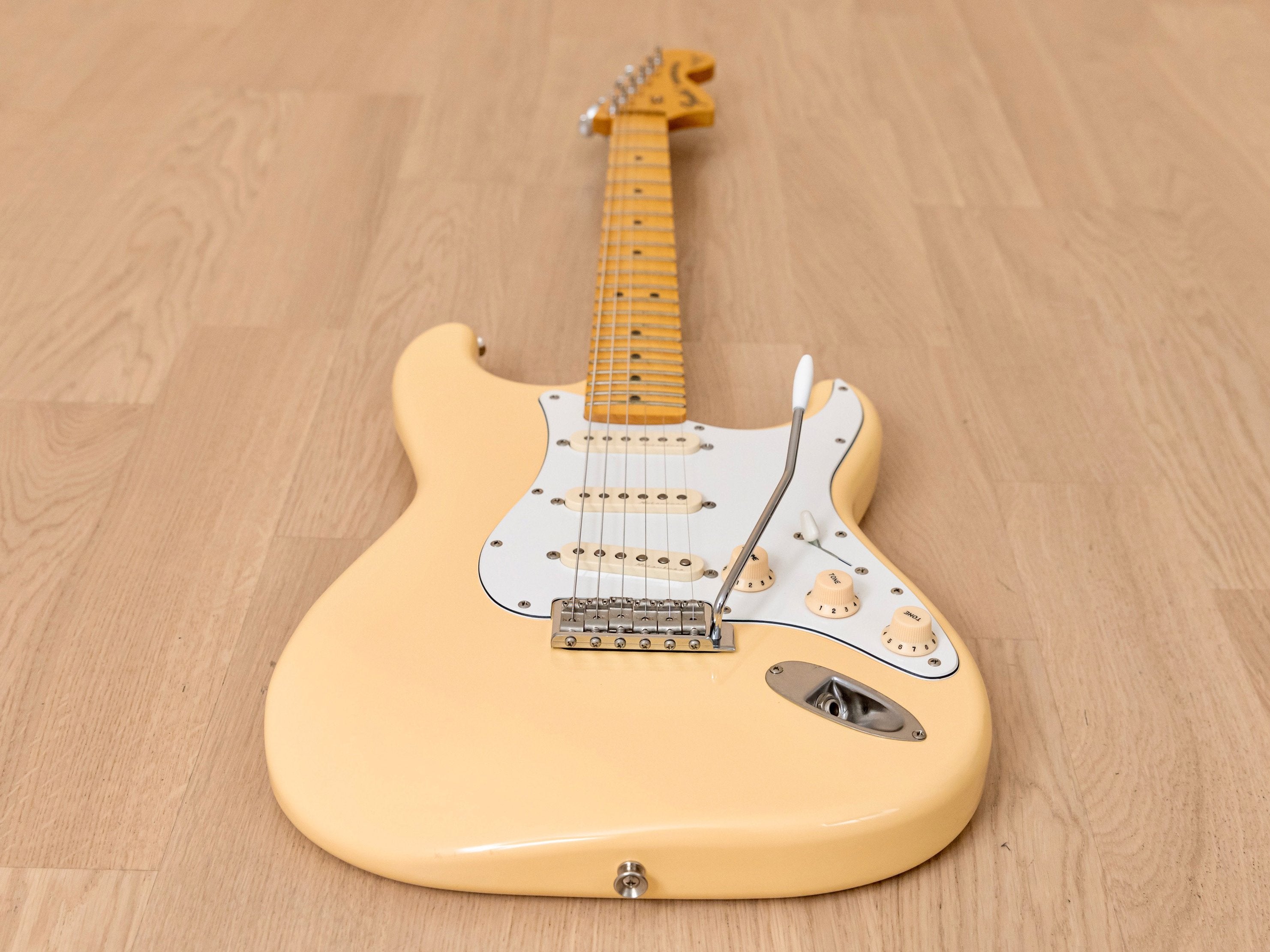 2005 Fender Yngwie Malmsteen Stratocaster ST71-140YM Yellow White w/ USA  Noiseless & Tweed Case, Japan CIJ
