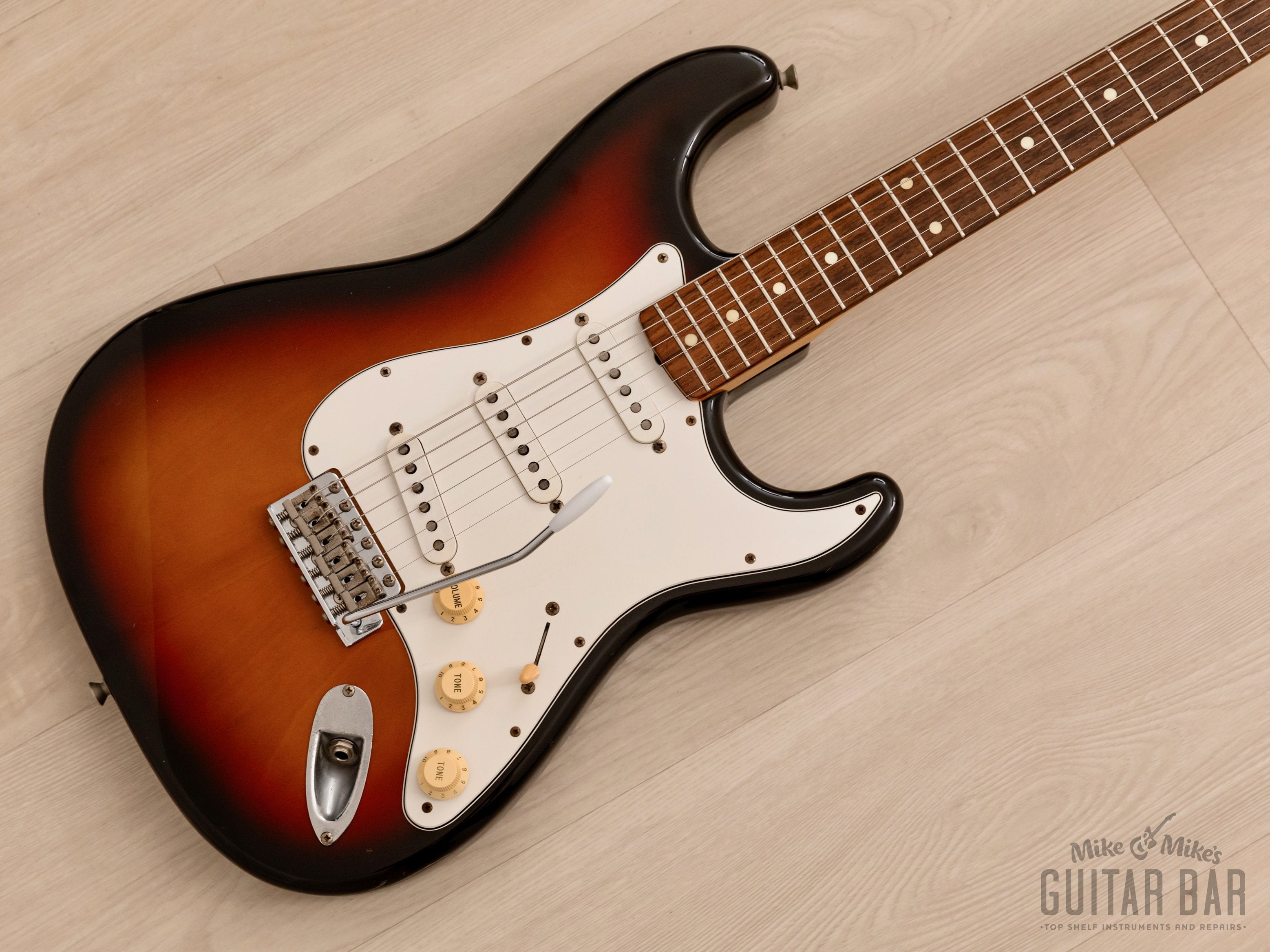 1998 Fender Stratocaster ‘62 Vintage Reissue ST62-58US Sunburst w/ USA Pickups & Case, Japan CIJ