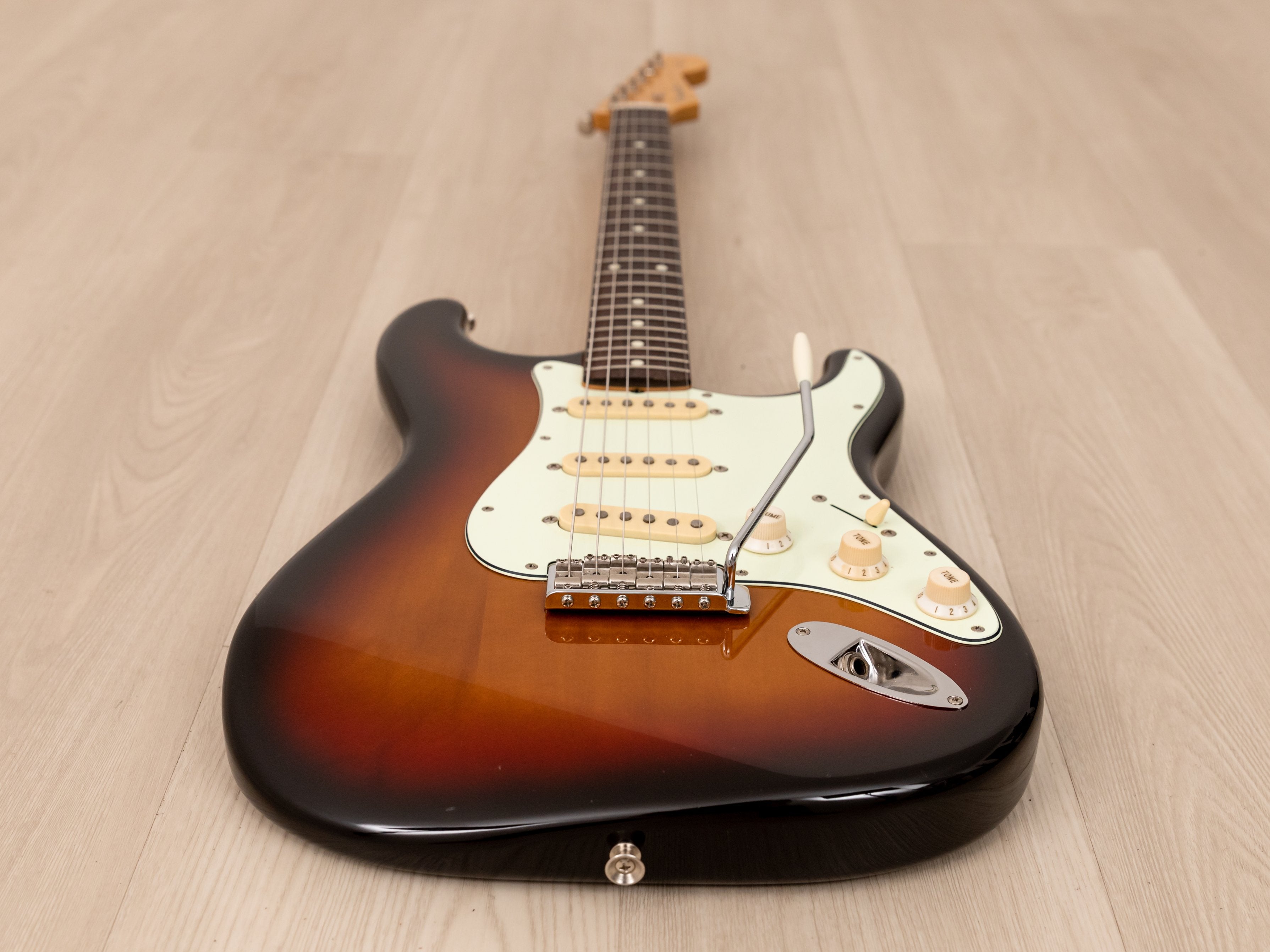 1997 Fender Stratocaster '62 Vintage Reissue ST62-53 Sunburst 100% Original, Japan CIJ