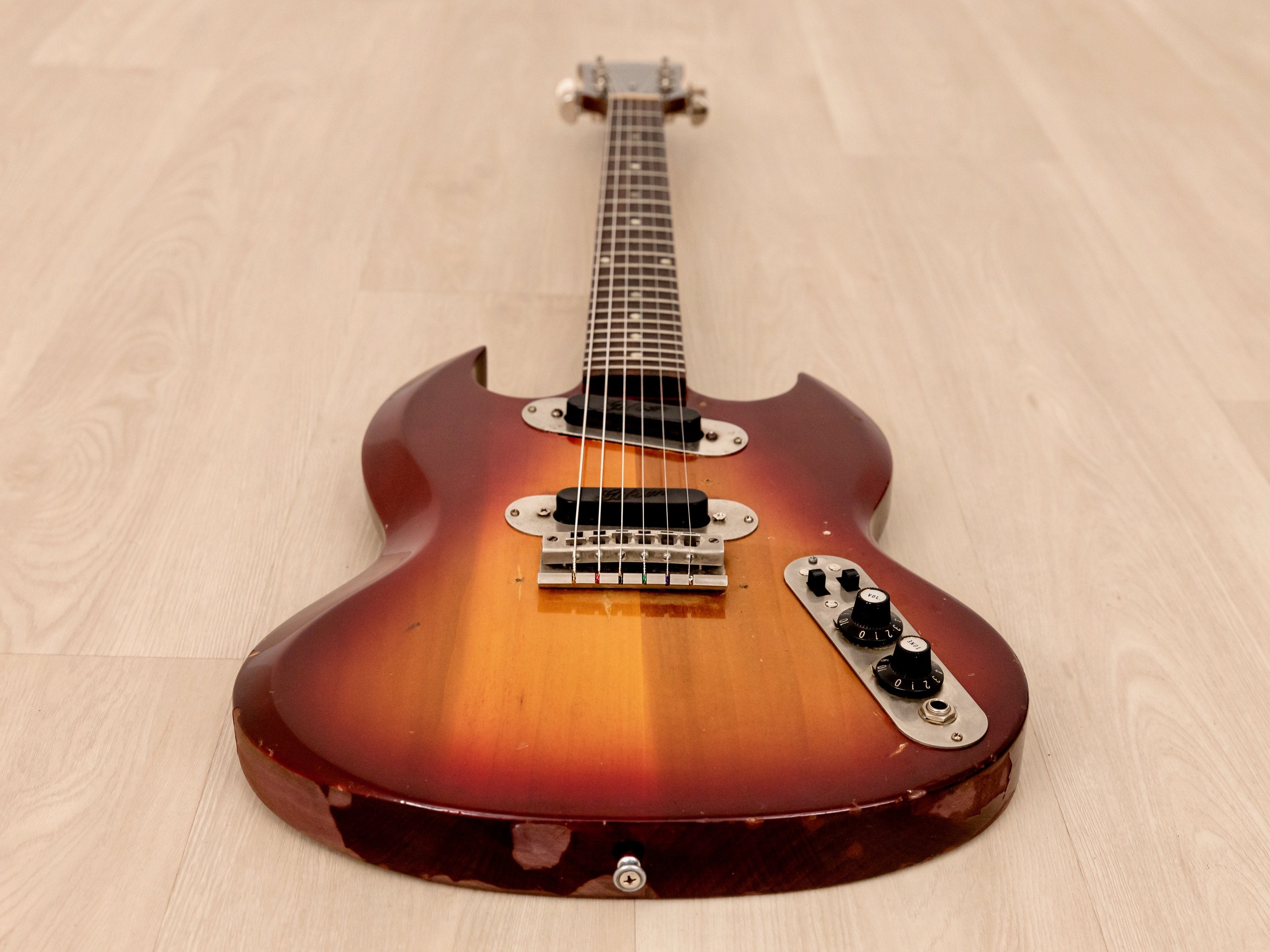 1972 Gibson SG-250 Vintage Electric Guitar Cherry Sunburst