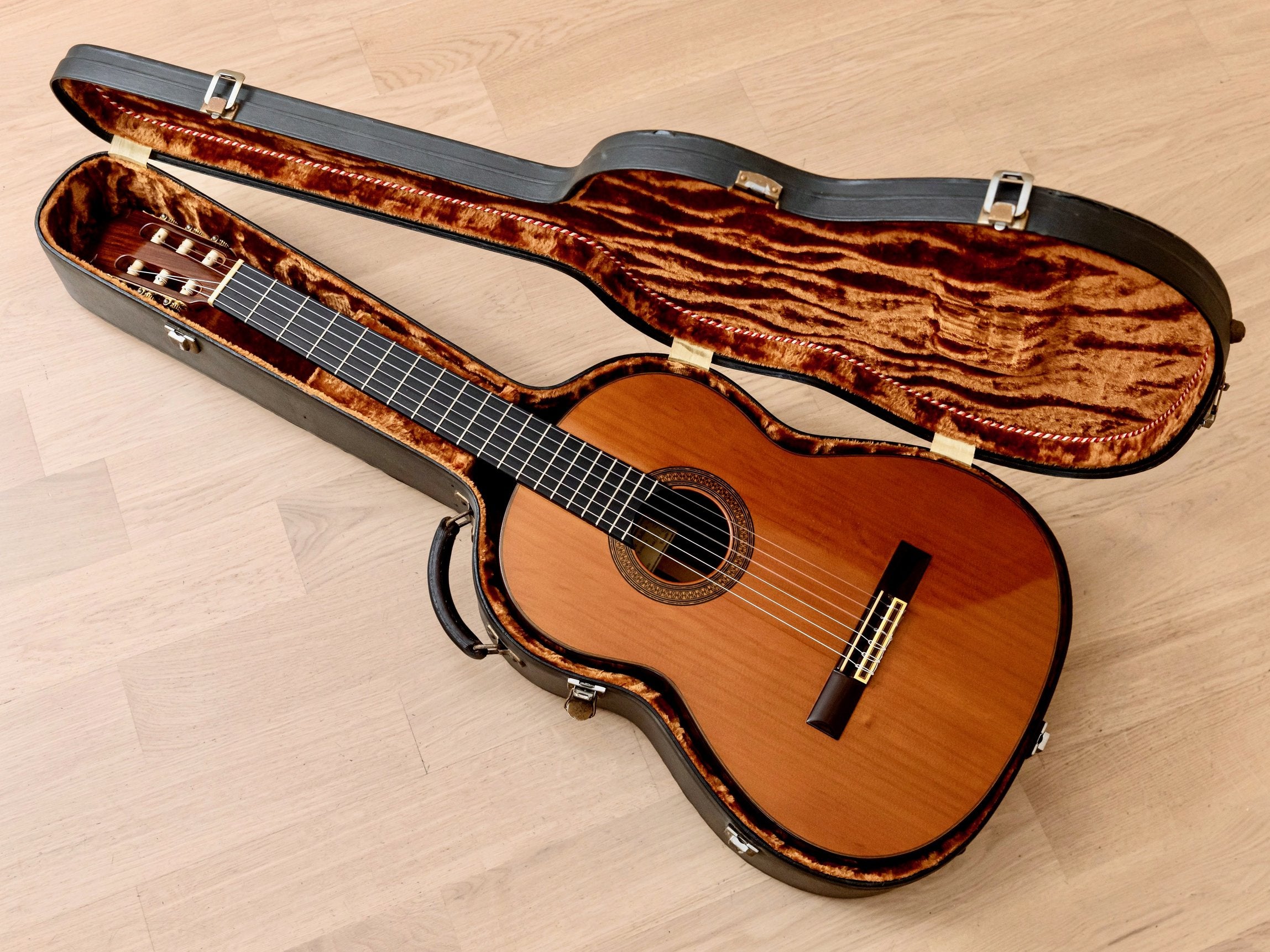 1971 Antonio Marin Montero & Manuel Lopez Bellido Vintage Classical Guitar Nylon String w/ Case