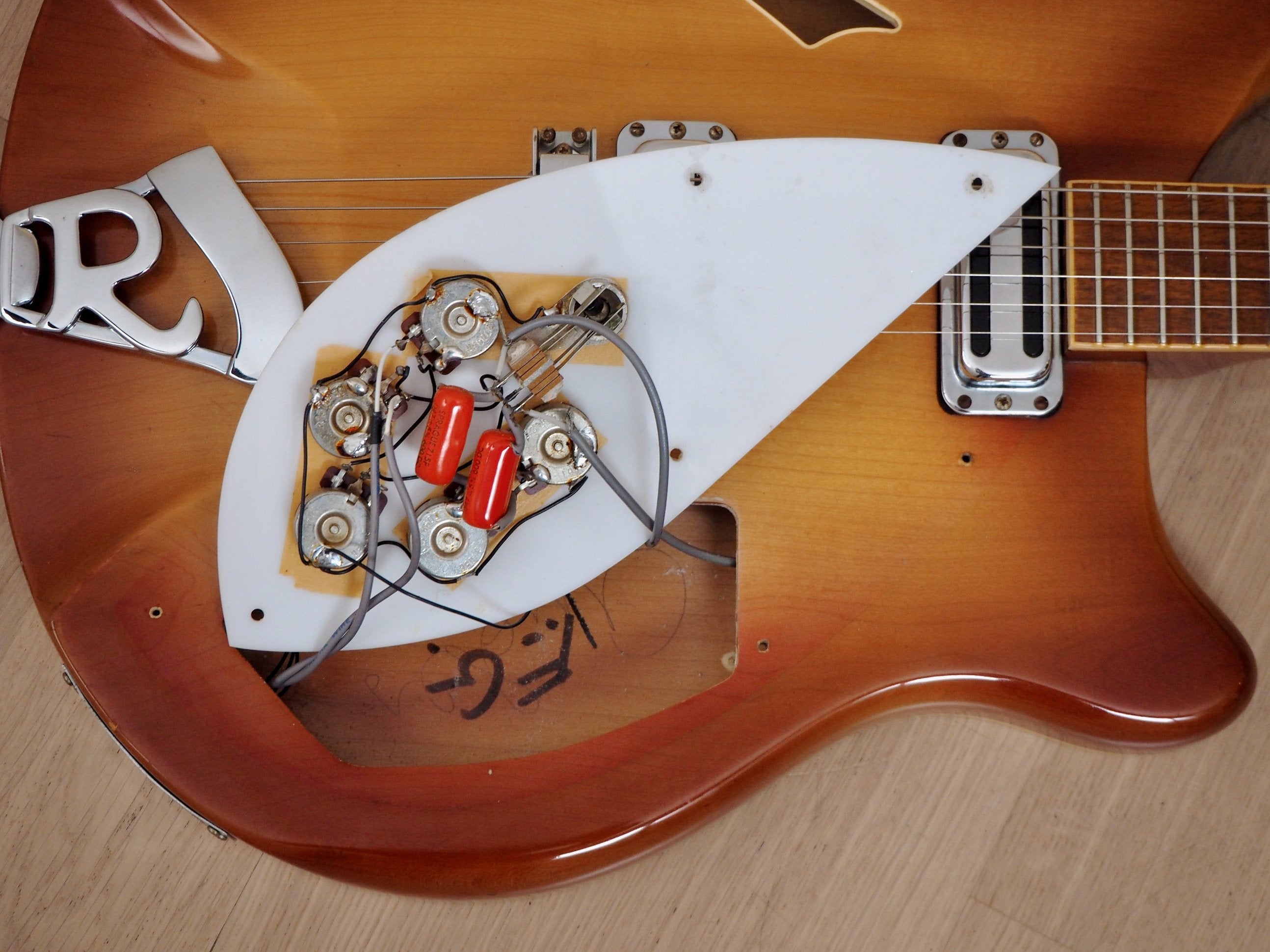 1986 Rickenbacker 360 VP Walnut Vintage Electric Guitar 100% Original w/ Case, Montezuma Brown