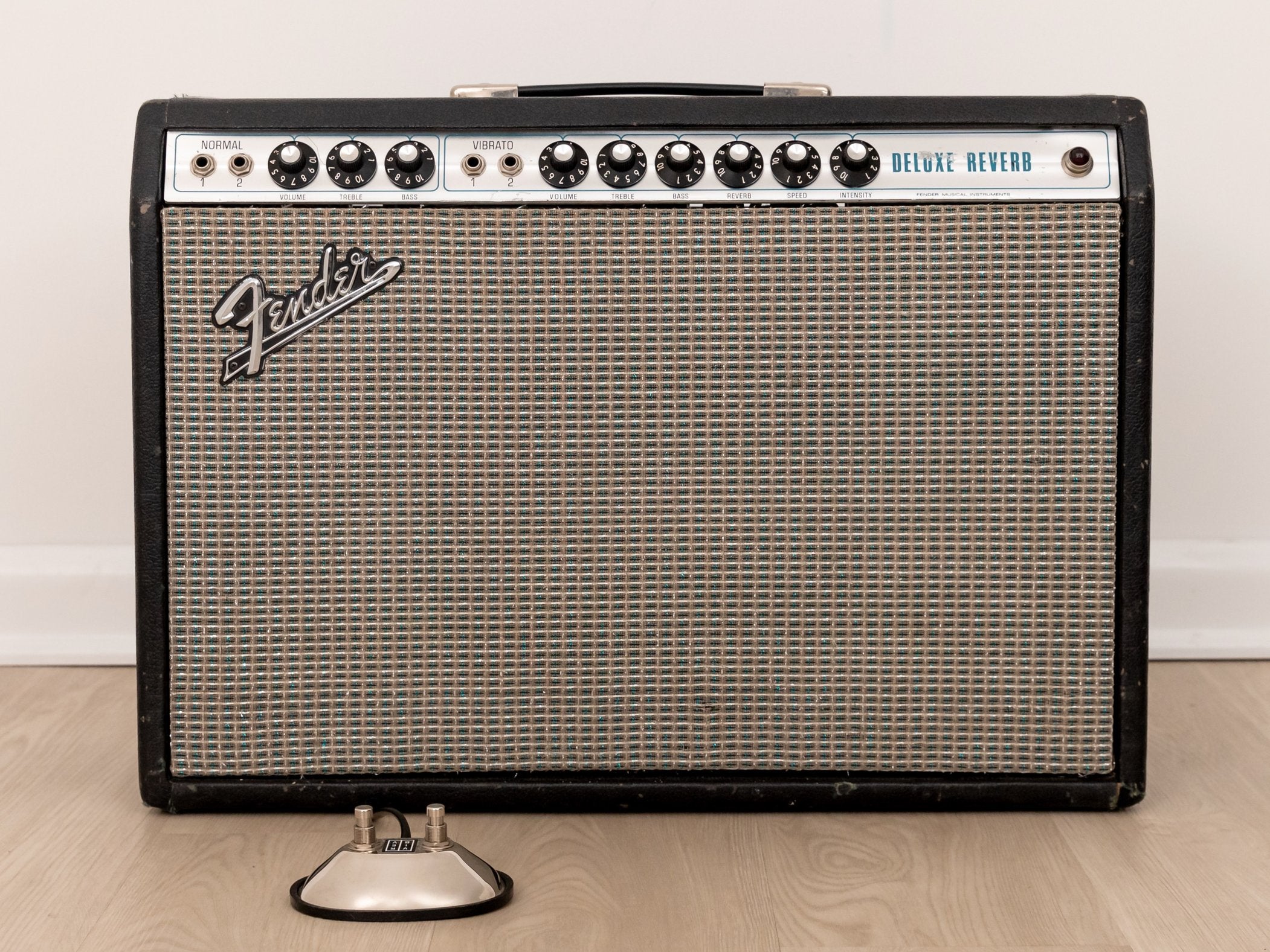1972 Fender Deluxe Reverb Vintage Silverface Tube Amp 100% Original w/ Ftsw, Cover