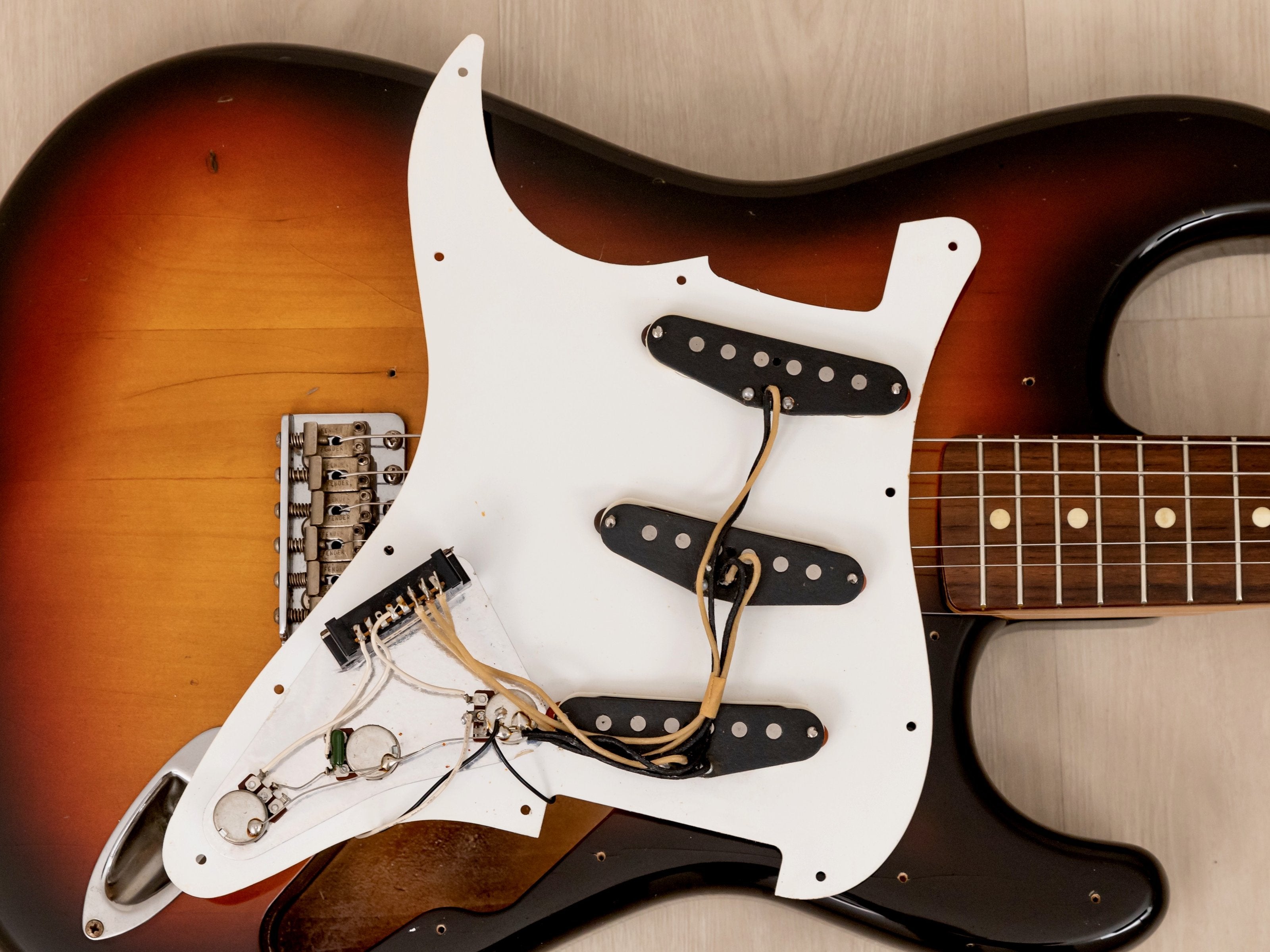 1993 Fender Stratocaster ‘62 Vintage Reissue ST62-70 Sunburst w/ USA Pickups, Japan MIJ