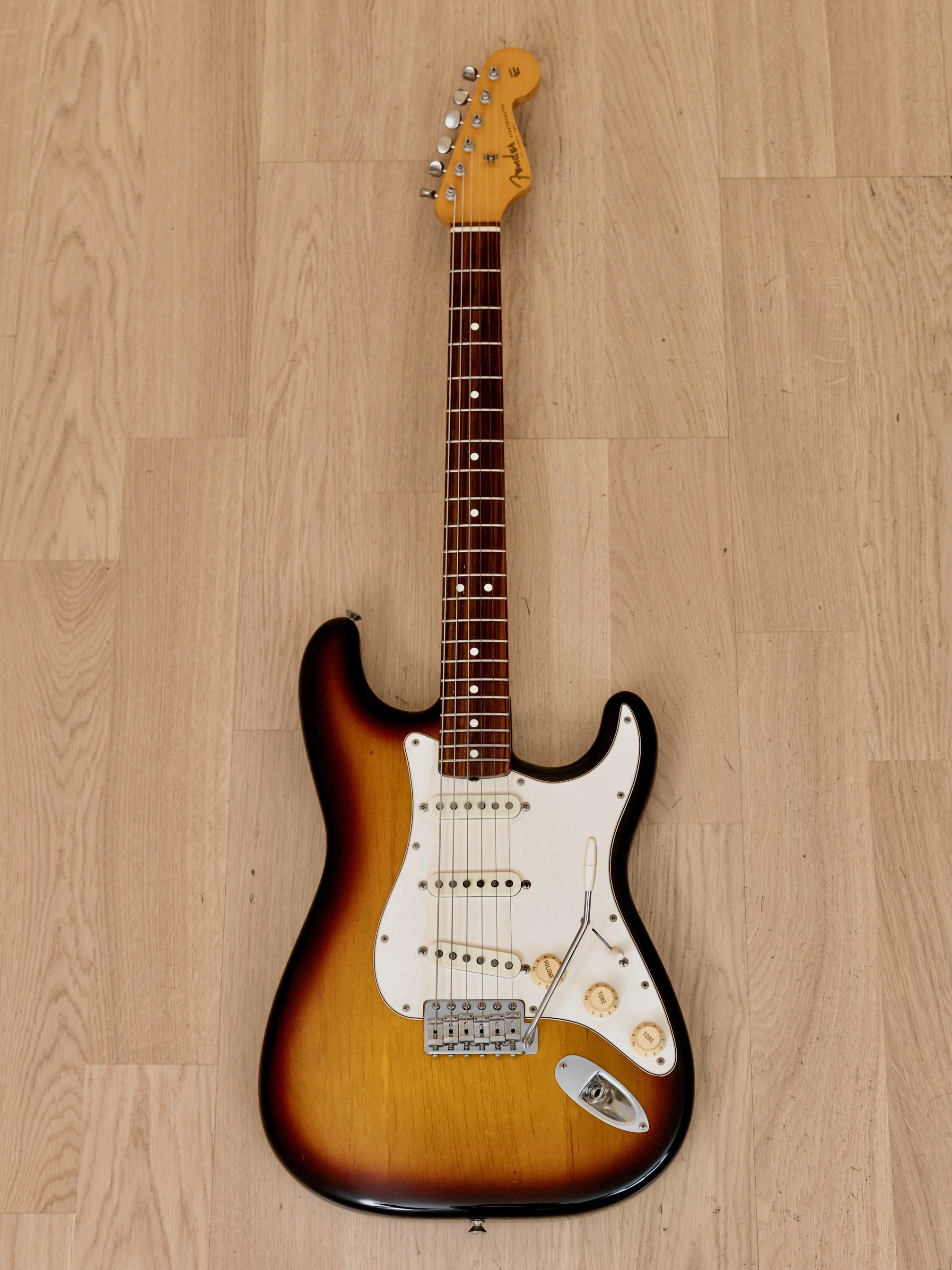 1987 Fender American Vintage '62 Stratocaster Sunburst, Near Mint & 100% Original w/ Case