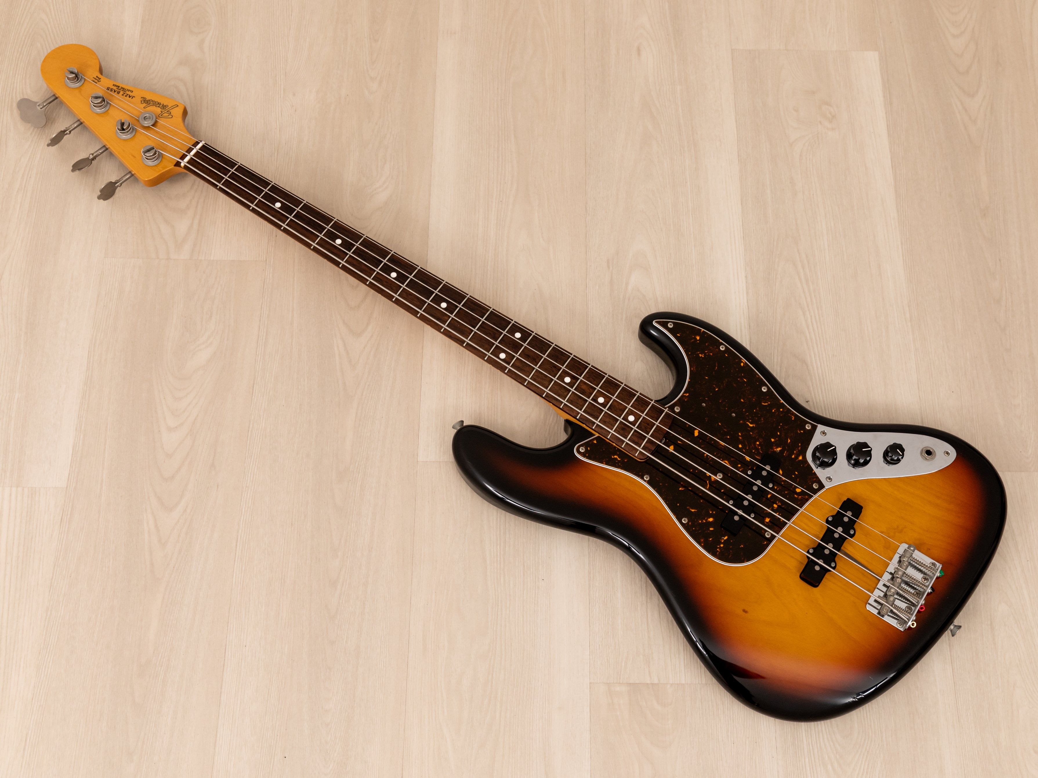 2014 Fender Jazz Bass '62 Vintage Reissue JB62/VSP, Sunburst Nitro Lacquer w/ USA Pickups, Japan MIJ