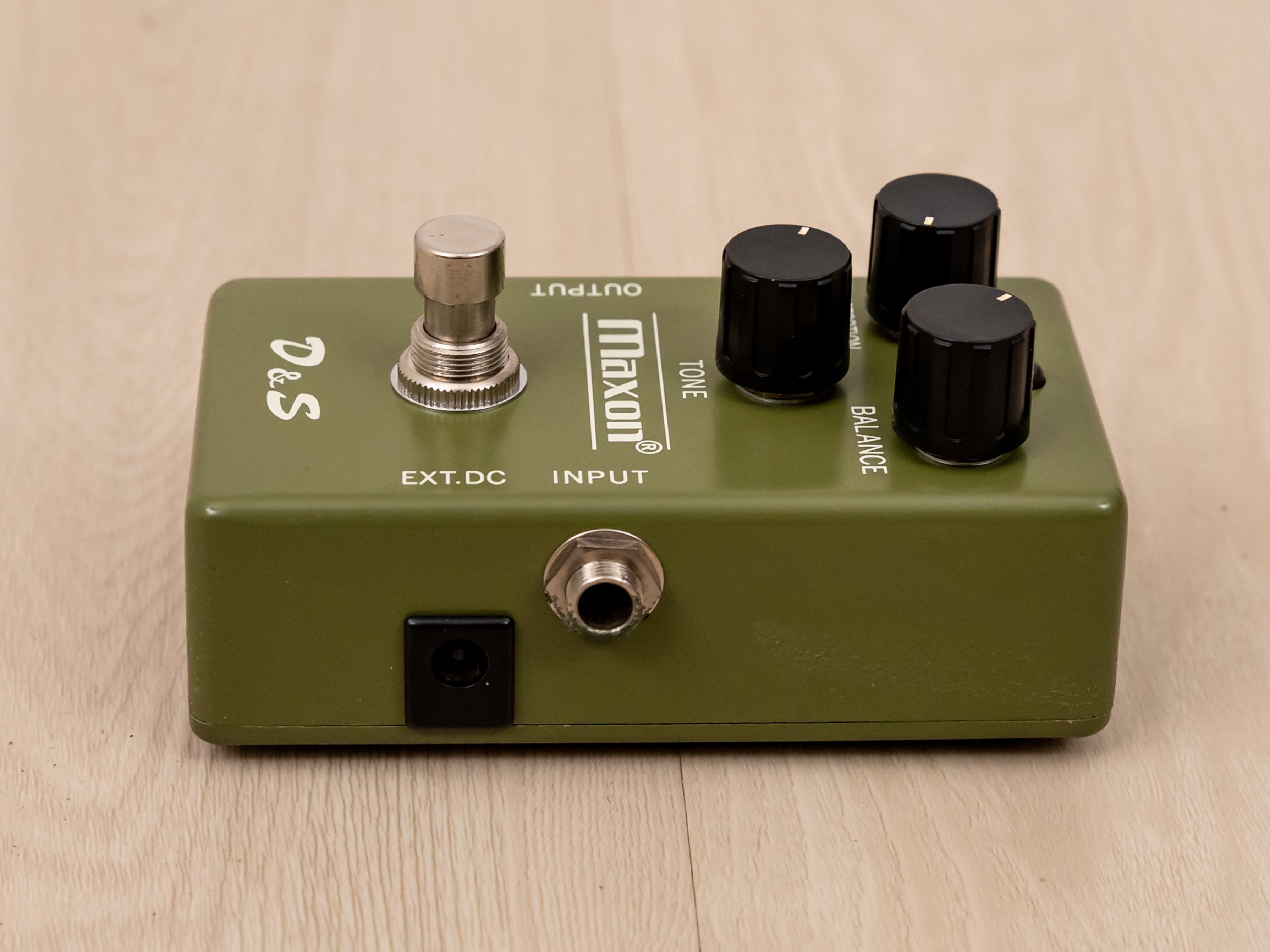 1970s Maxon D&S Distortion Sustainer Guitar Effects Pedal Collector-Grade  w/ Box, Muff-Style