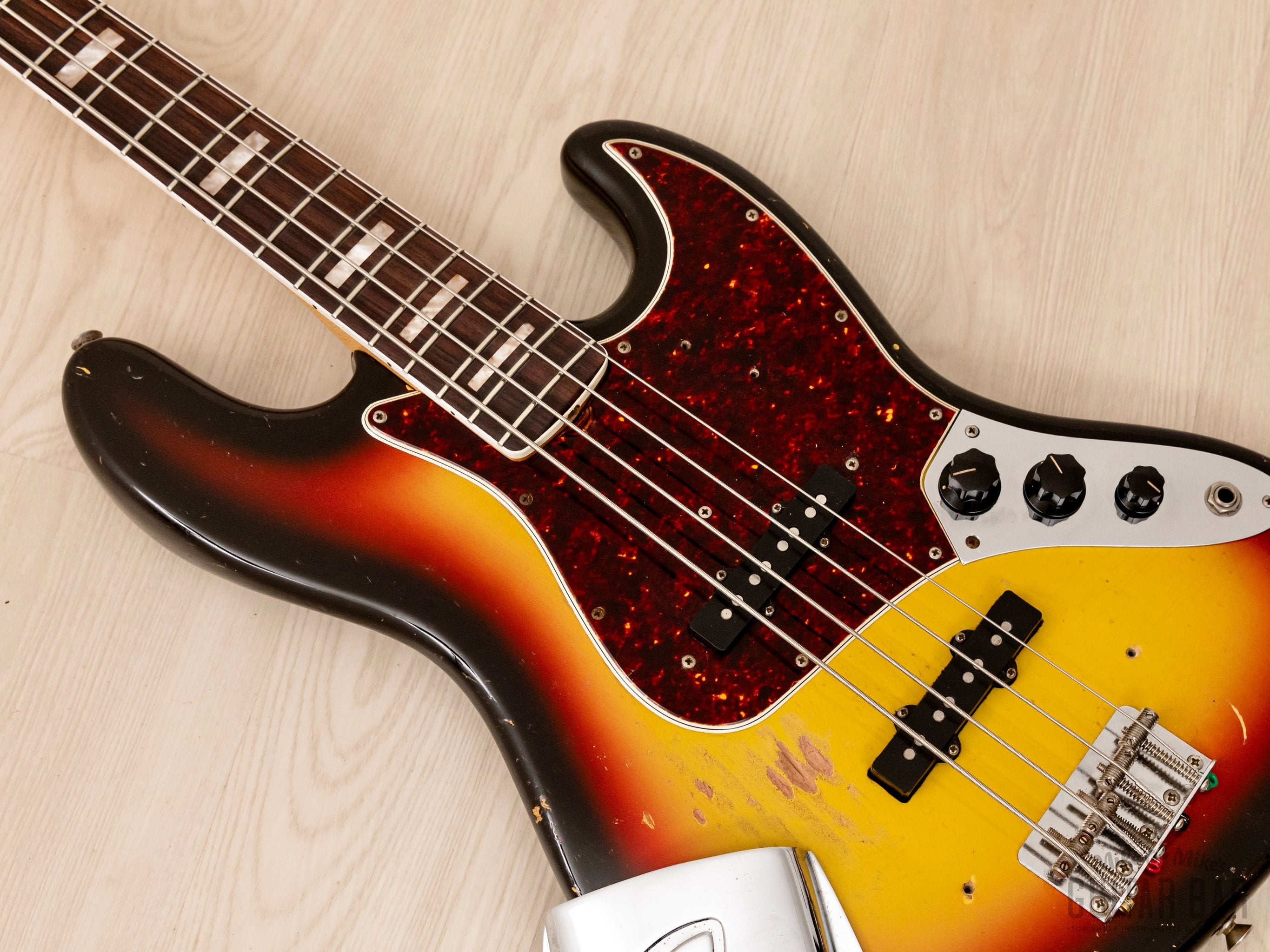 1966 Fender Jazz Bass Vintage Electric Bass Guitar Sunburst w/ Case