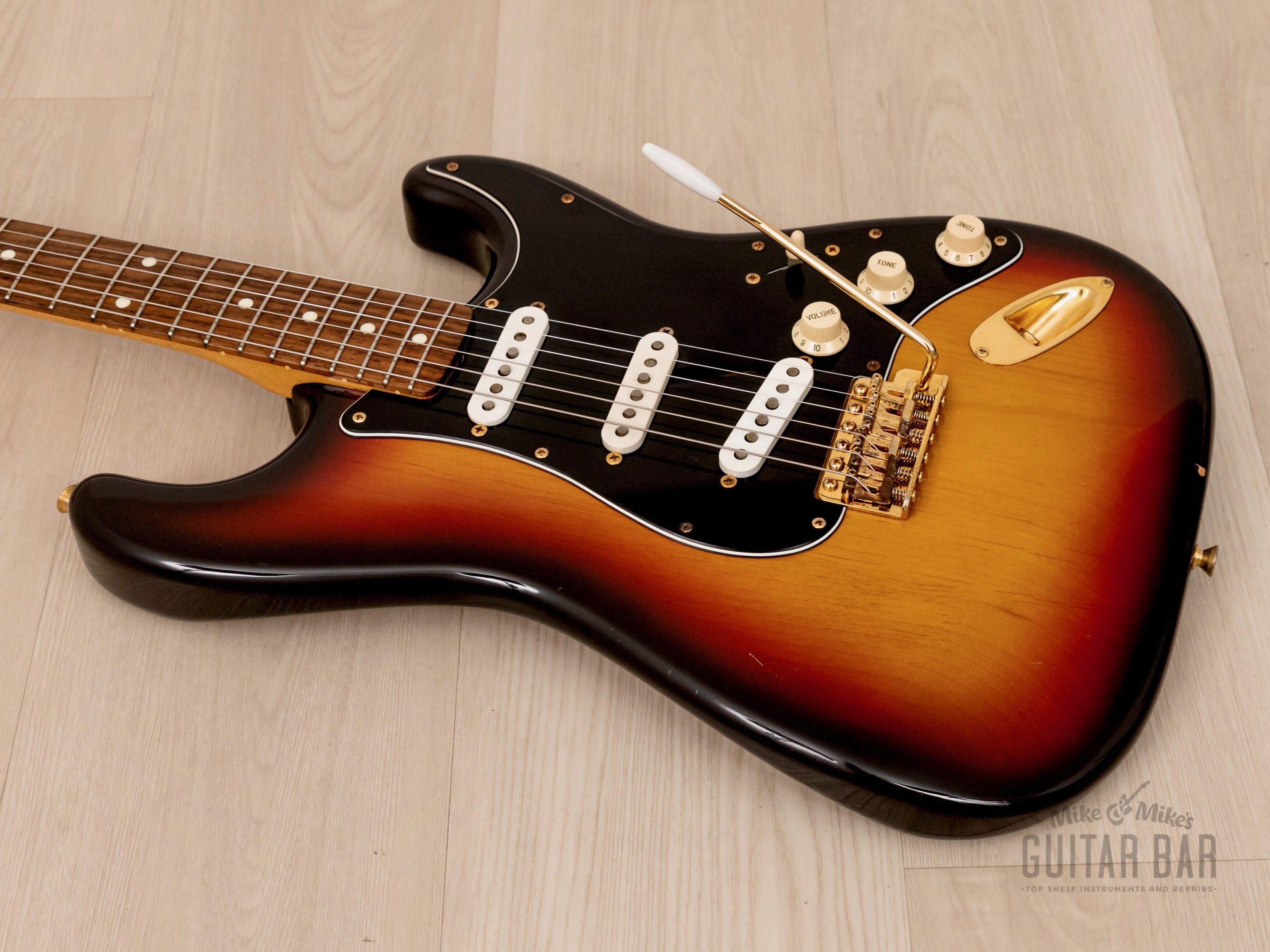 1999 Fender Stratocaster ‘62 Vintage Reissue ST62G-80TX Sunburst w/ USA Pickups & Gold Hardware, Japan CIJ