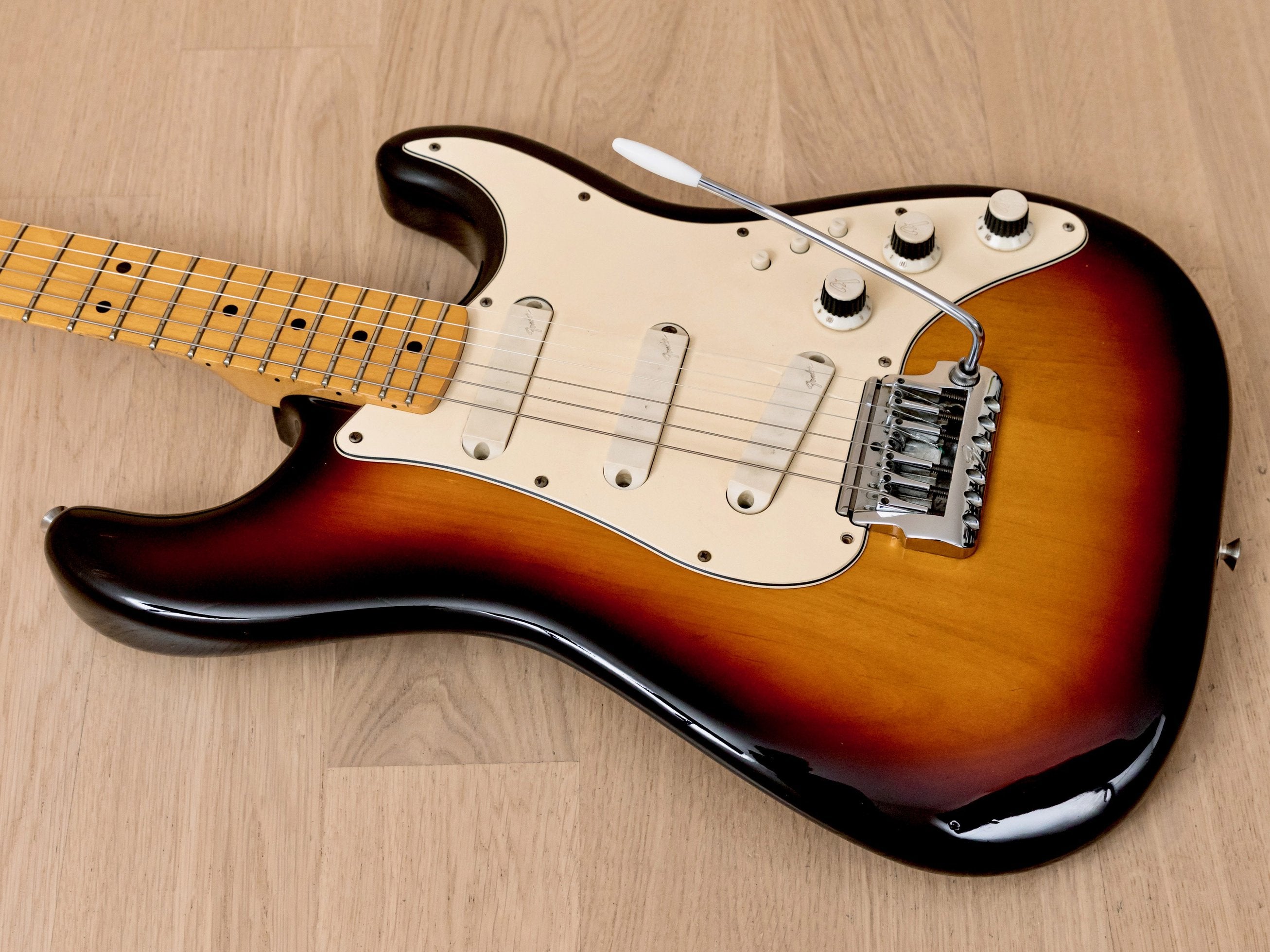 1983 Fender Elite Stratocaster Vintage Electric Guitar Sunburst, 100% Original w/ Case