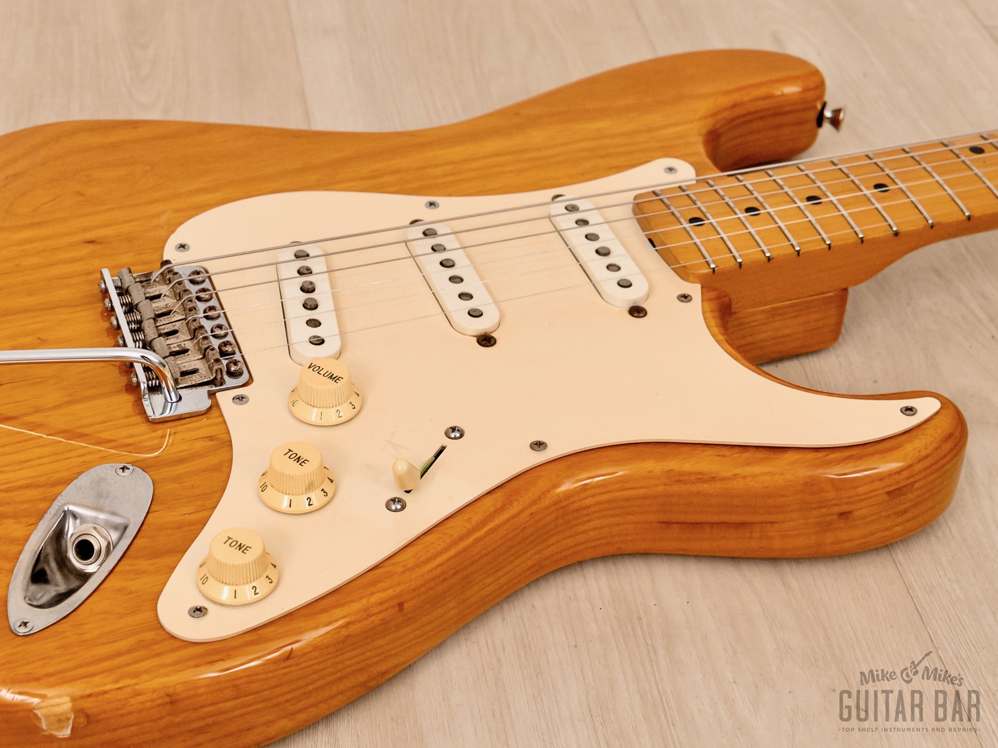 1993 Fender Custom Edition '54 Stratocaster ST54-75RV, USA Pickups, Lacquer  Finish & Tweed Case, Japan MIJ