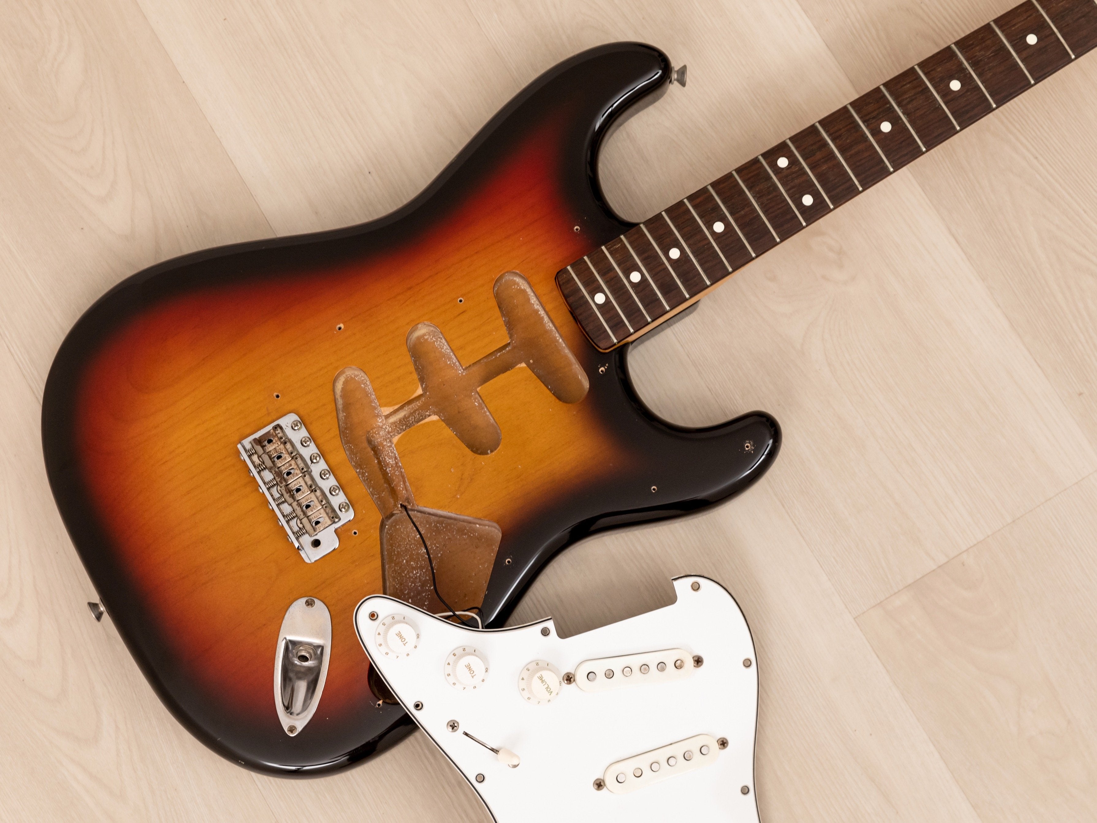 1983 Fender '62 Stratocaster JV ST62-65 Sunburst w/ USA Fullerton Pickups,  Japan MIJ Fujigen
