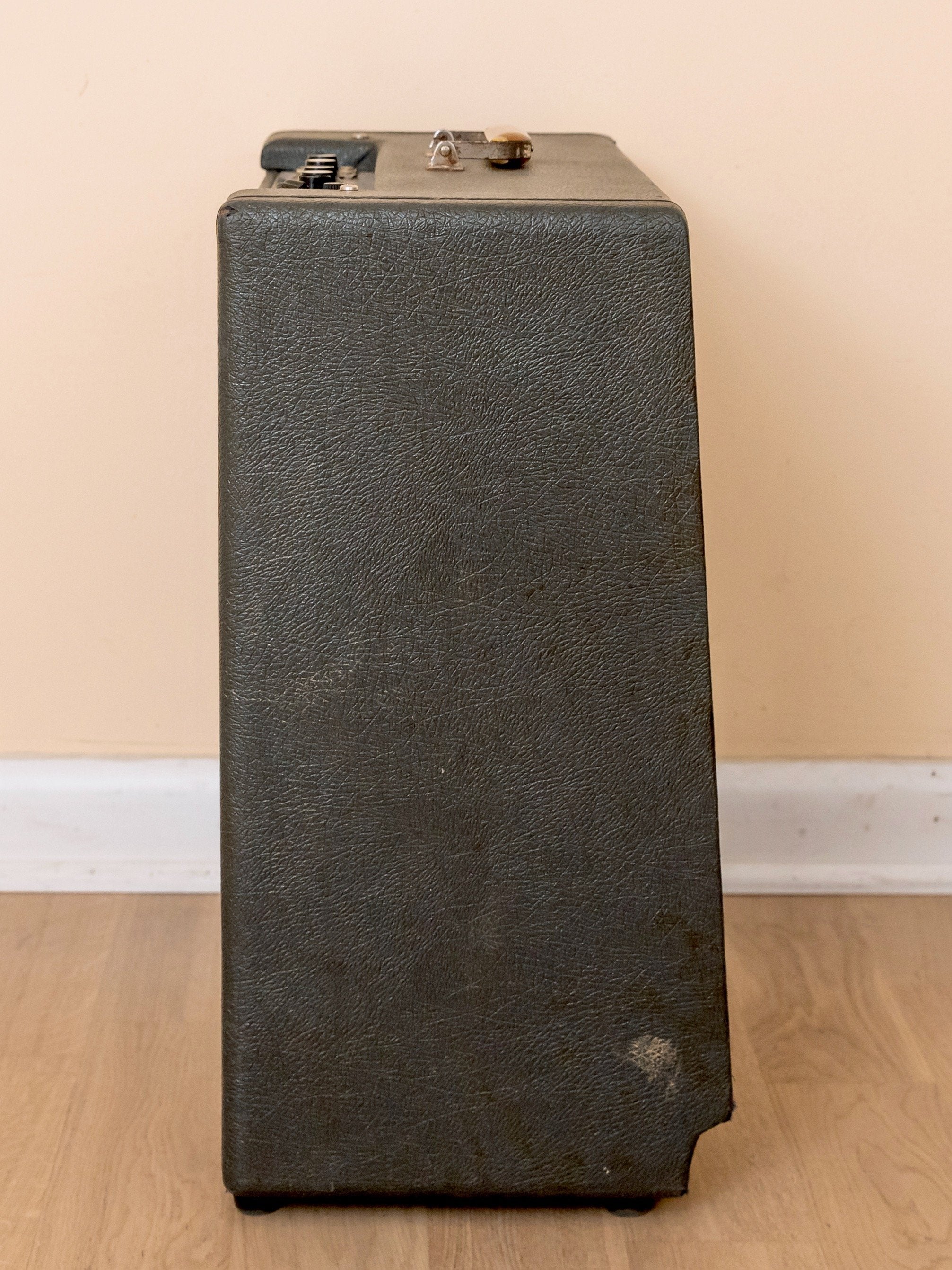 1961 Epiphone Deluxe EA-10RV Vintage 1x15 Tube Amp w/ Reverb & Jensen P15P, Gibson-Made