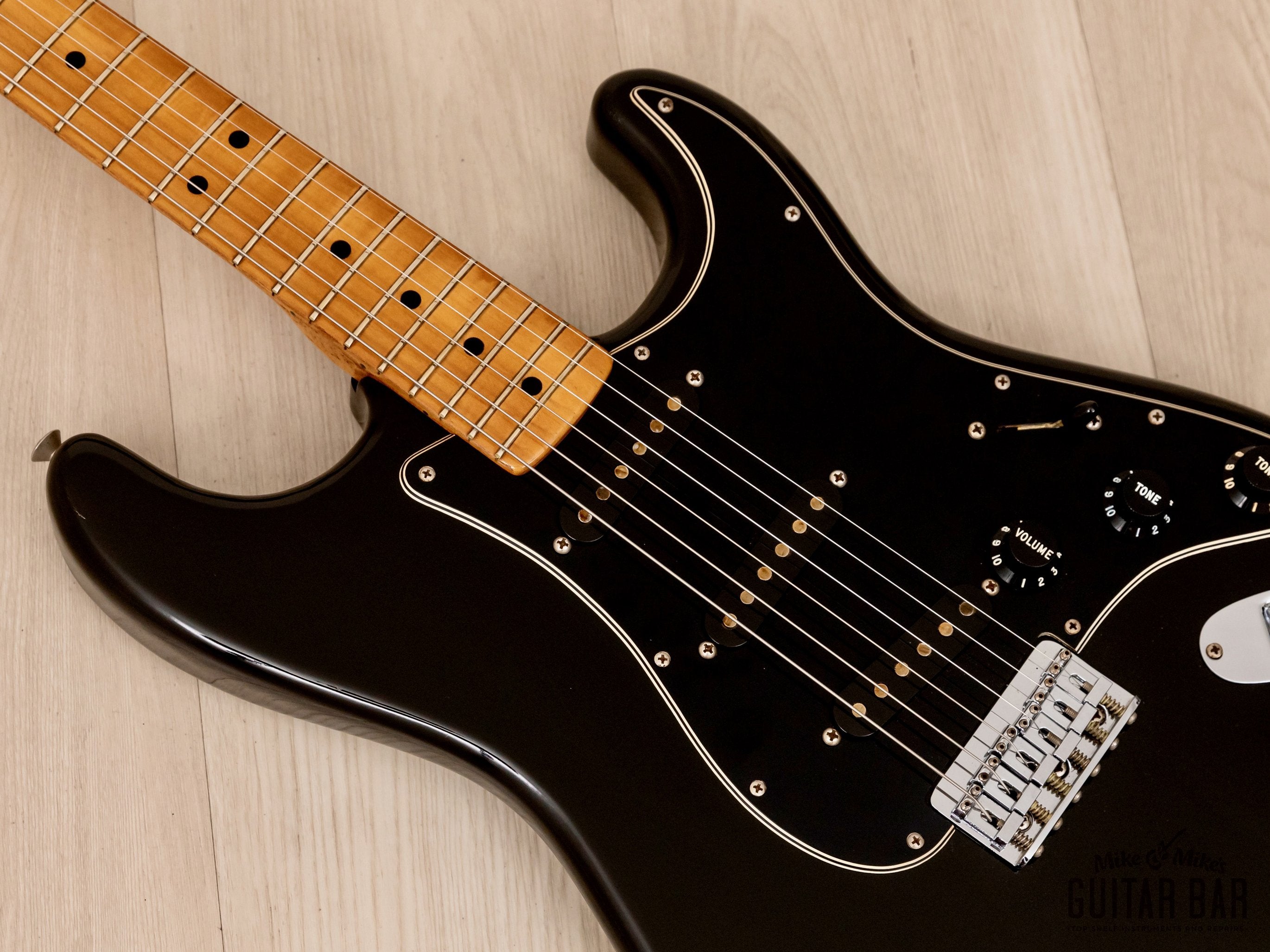 1976 Fender Stratocaster Hardtail Vintage Guitar Black, 100% Original w/ Case
