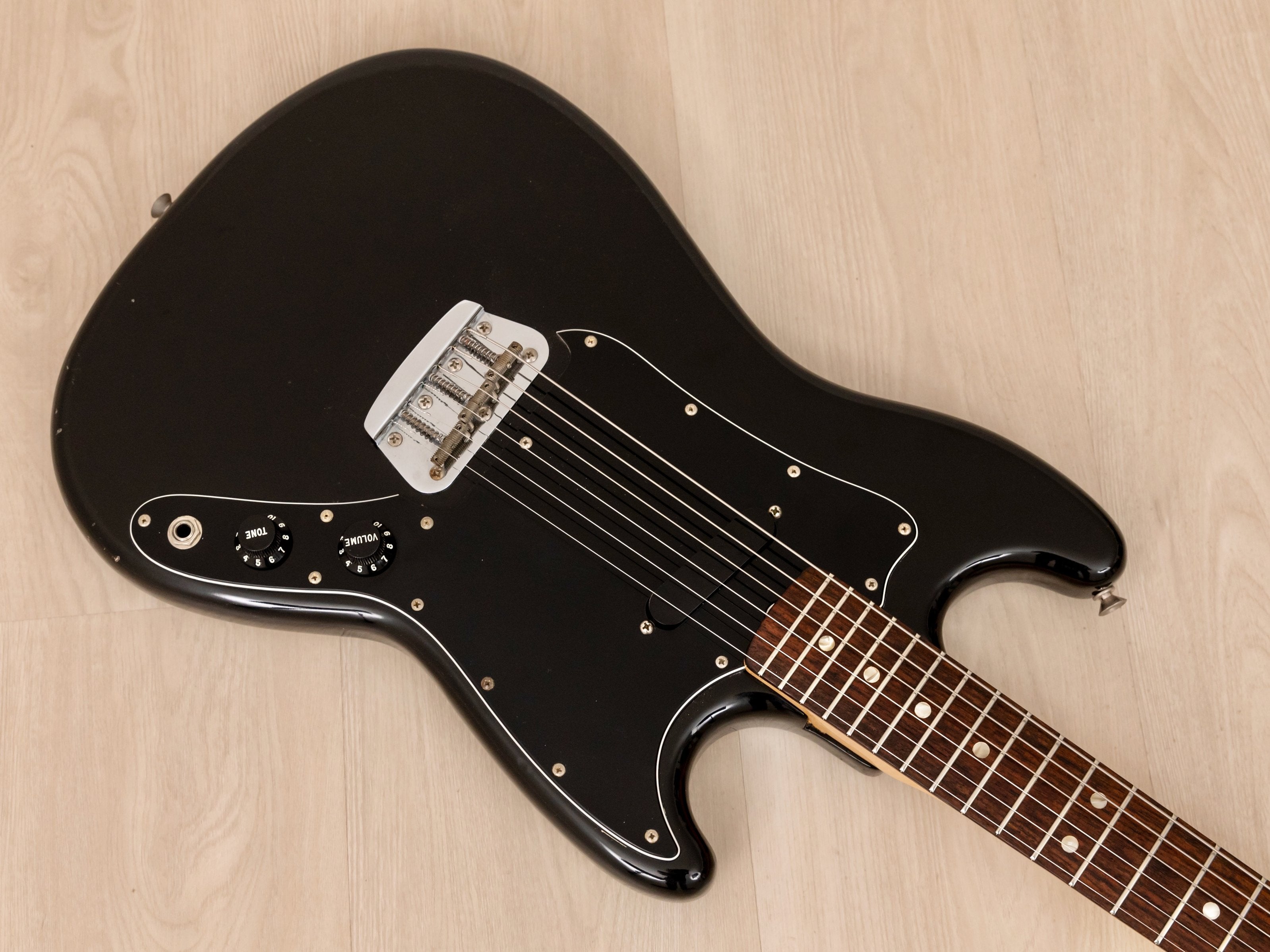1978 Fender Musicmaster Vintage Offset Guitar Black, 100% Original w/ Hangtags, Case
