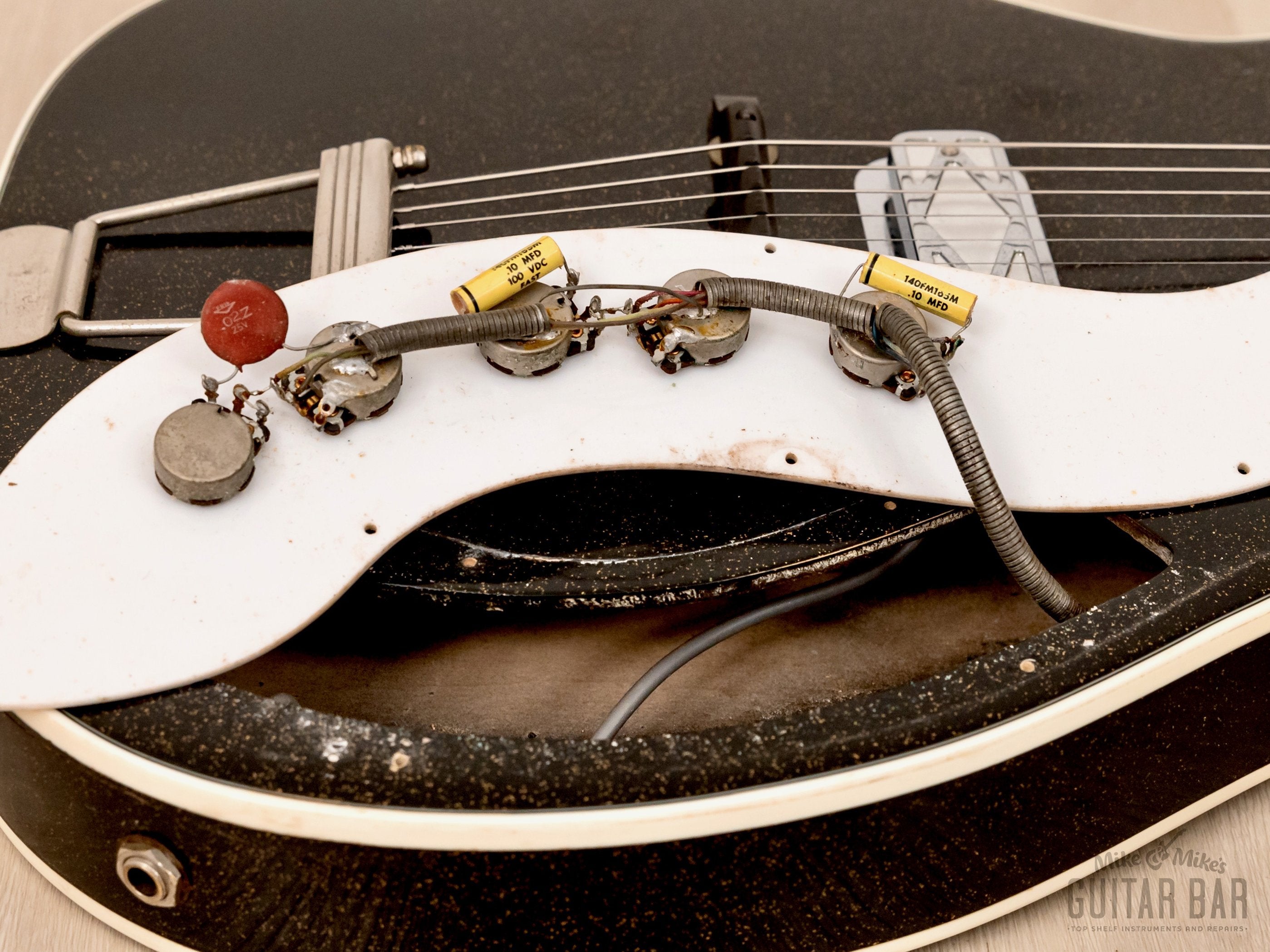 1960 Silvertone Stratotone Jupiter 1423 Vintage Guitar by Harmony USA w/ DeArmond Gold Foils