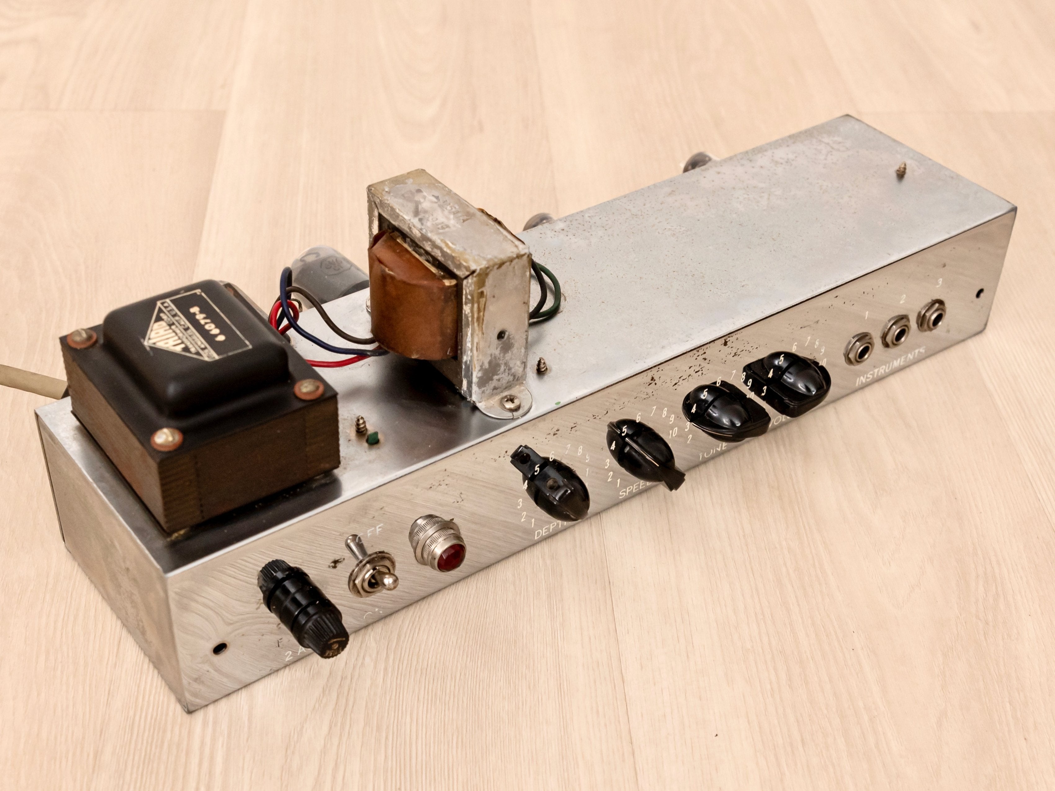 1959 Fender Vibrolux Tweed 5F11 Vintage Tube Guitar Amp w/ Jensen P10R, Vintage Tube Set
