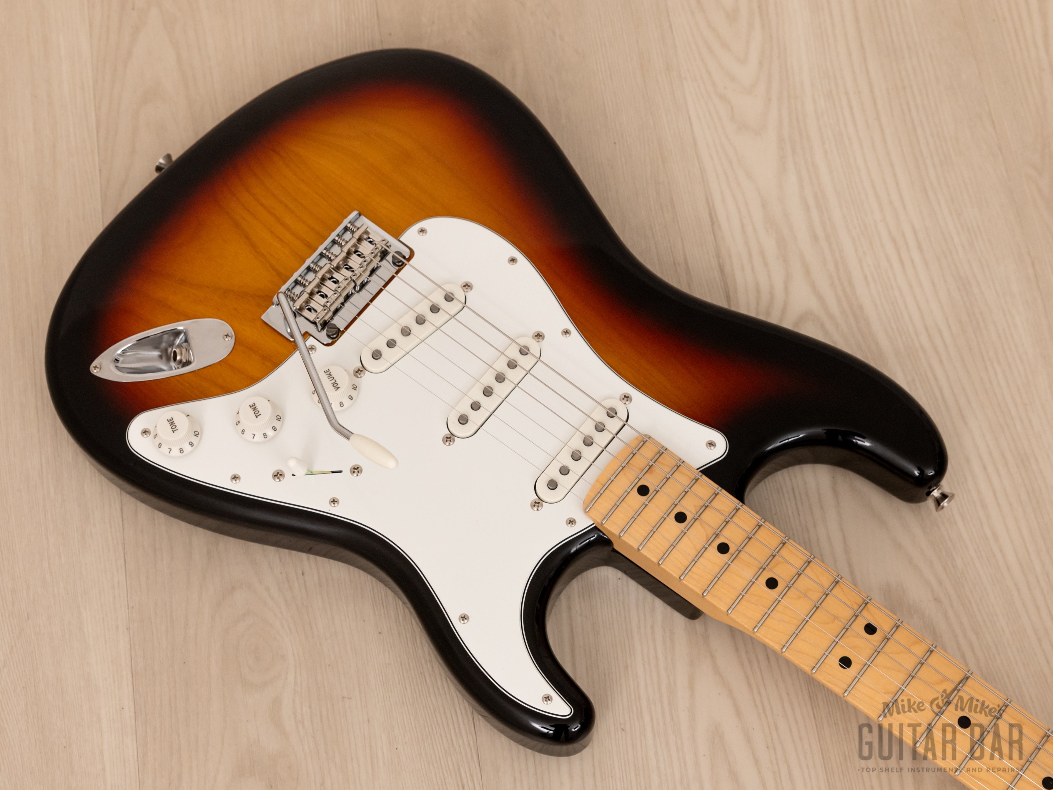 2023 Fender Hybrid II Stratocaster Sunburst, Near-Mint w/ Hangtag, Japan MIJ