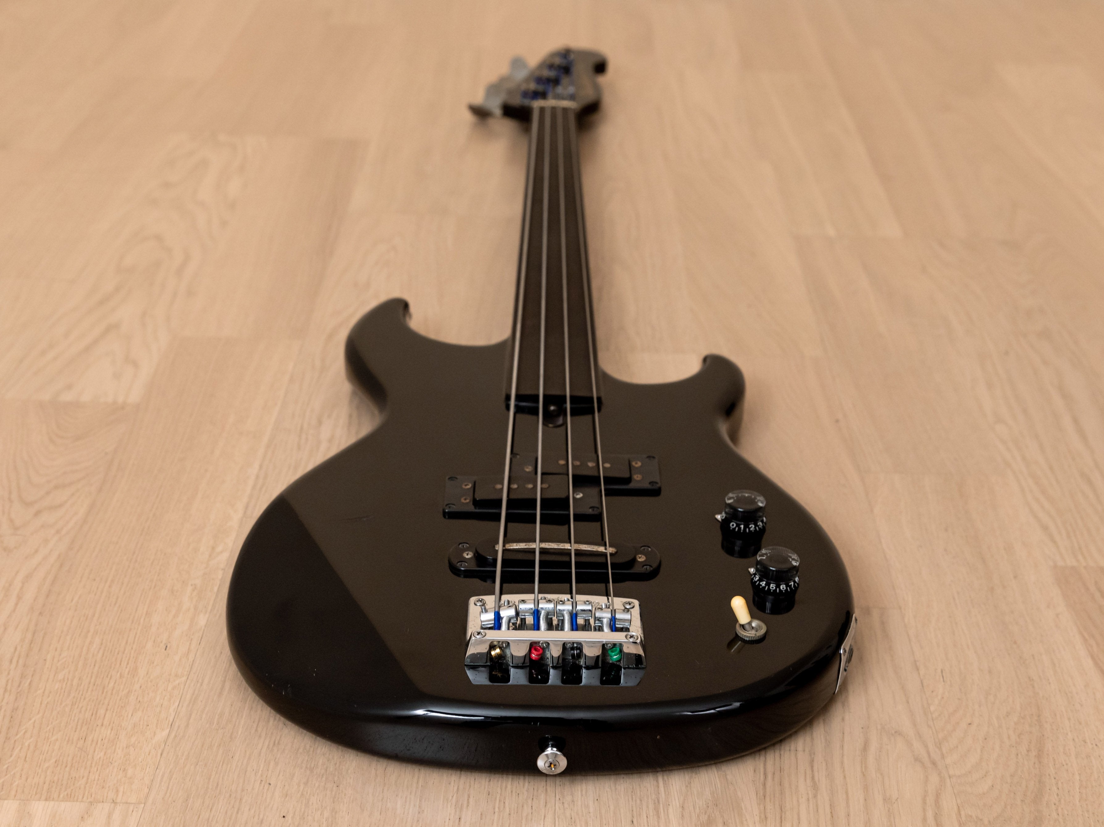 1992 Yamaha Broad Bass 2000F Vintage Fretless Bass Black, 100% Original, Japan