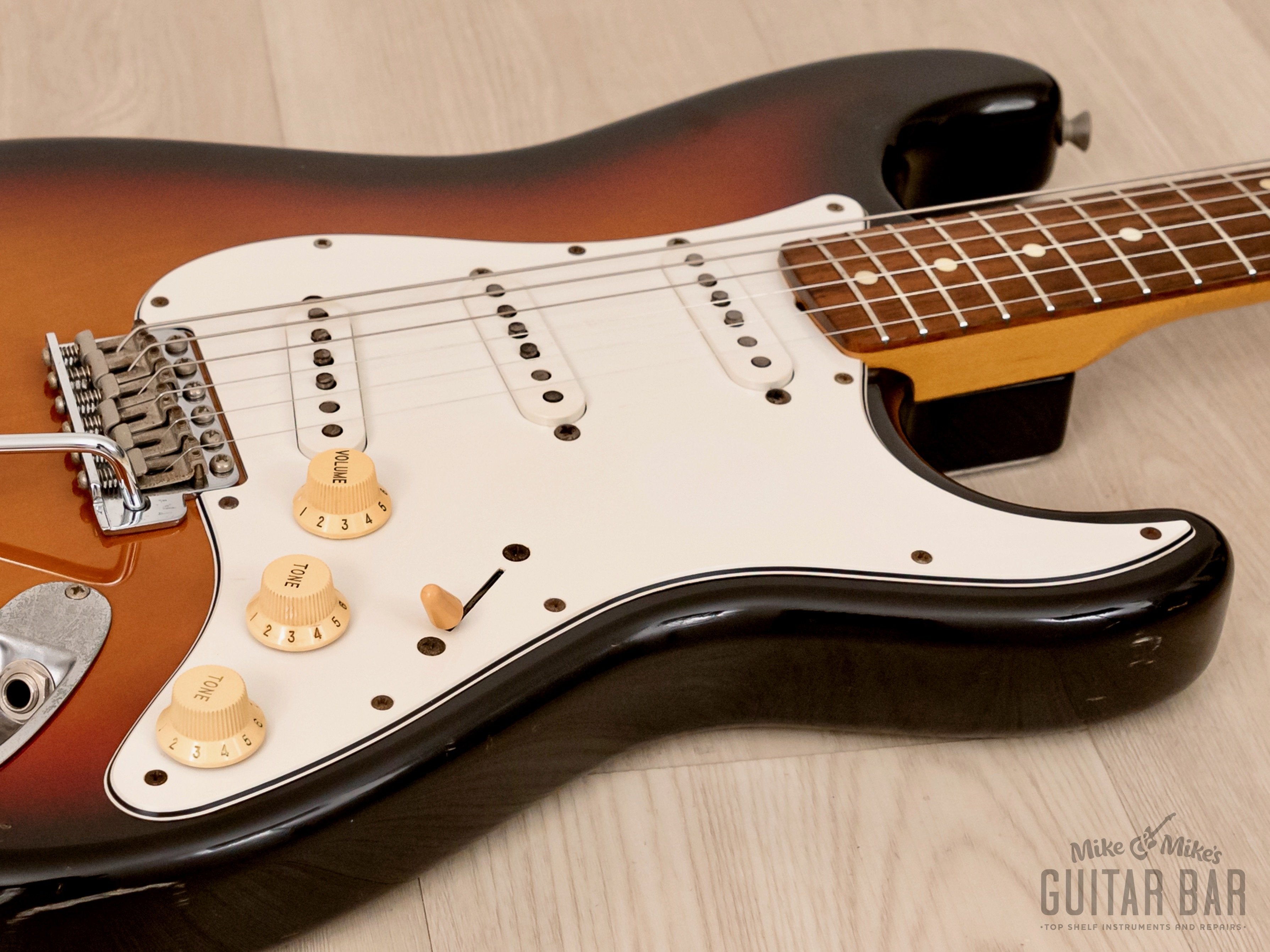 1998 Fender Stratocaster ‘62 Vintage Reissue ST62-58US Sunburst w/ USA Pickups & Case, Japan CIJ